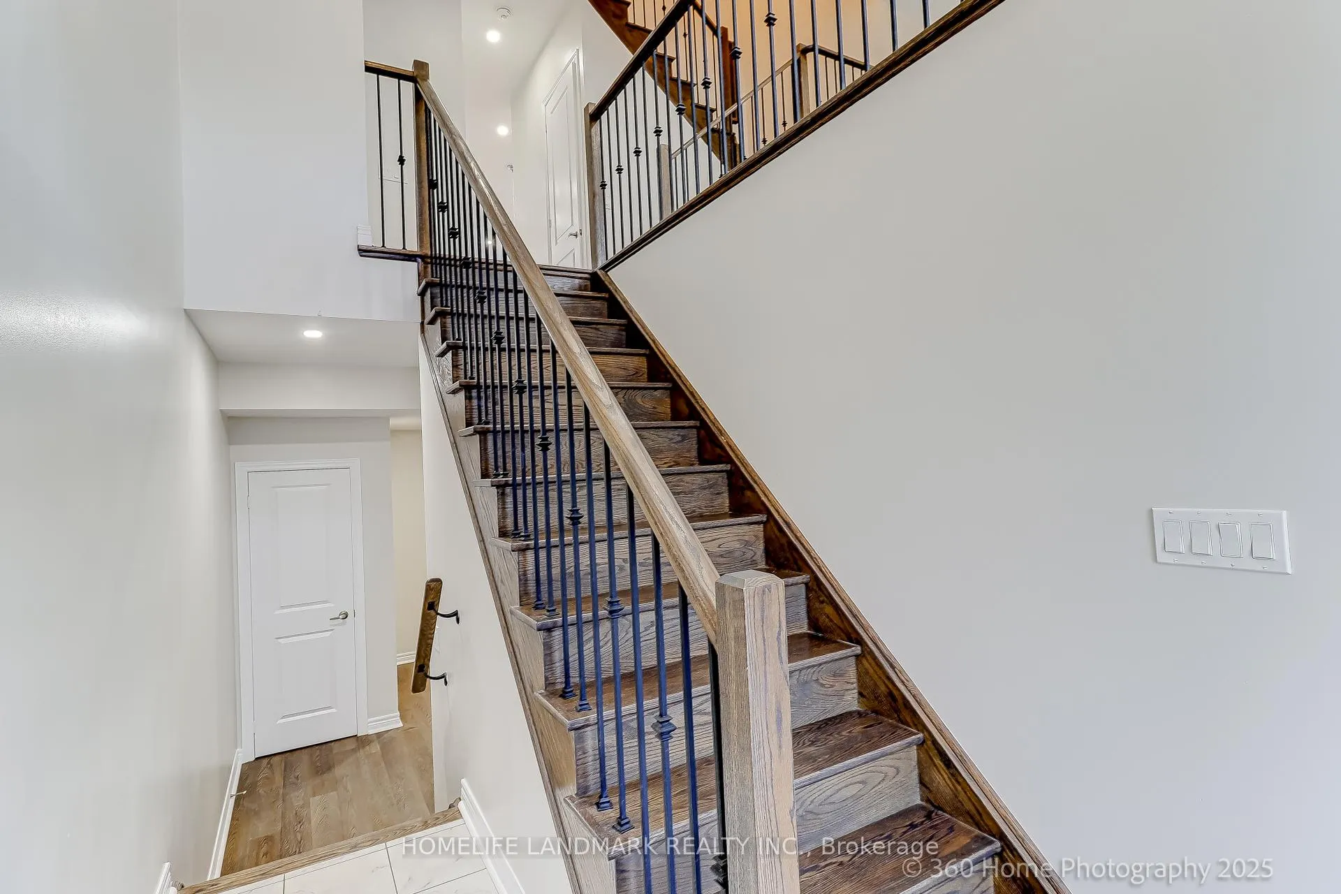 Photo 10 of 57 Laskin Drive, Vaughan, Patterson — HOMEH