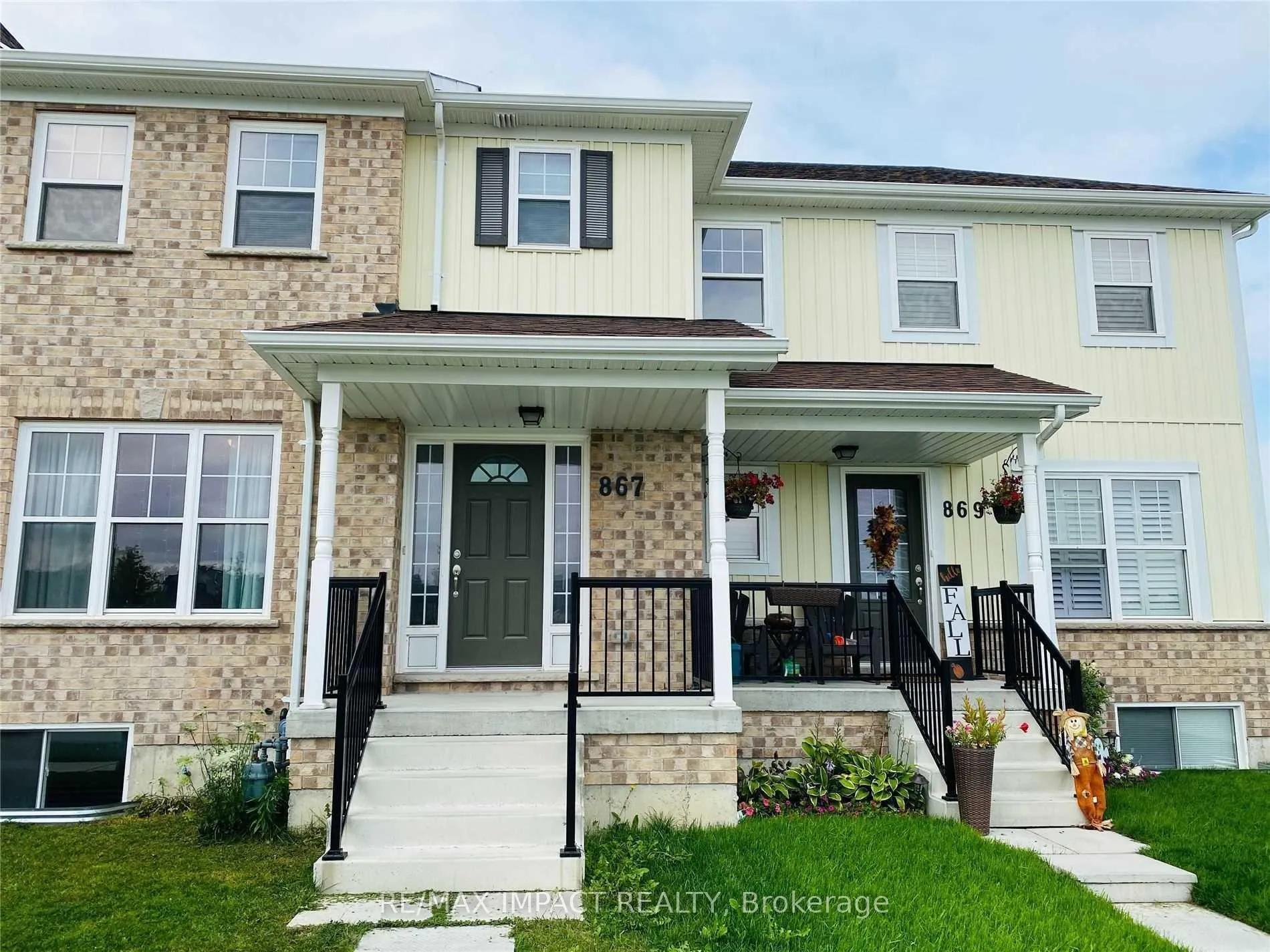 Photo 2 of 867 Broadway Boulevard, Peterborough, Northcrest Ward 5 — HOMEH