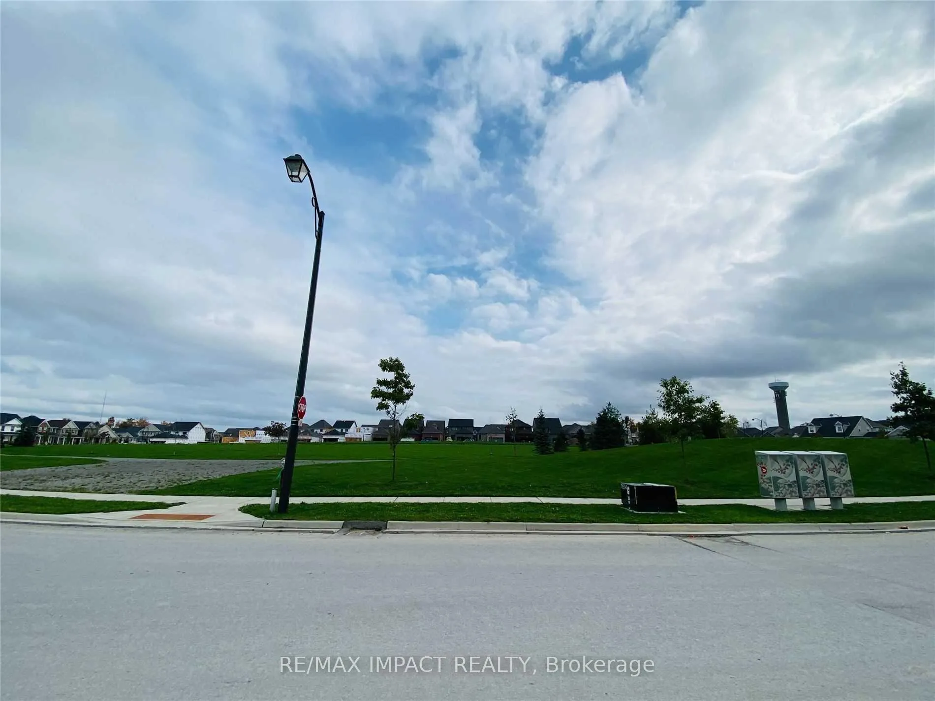 Photo 25 of 867 Broadway Boulevard, Peterborough, Northcrest Ward 5 — HOMEH