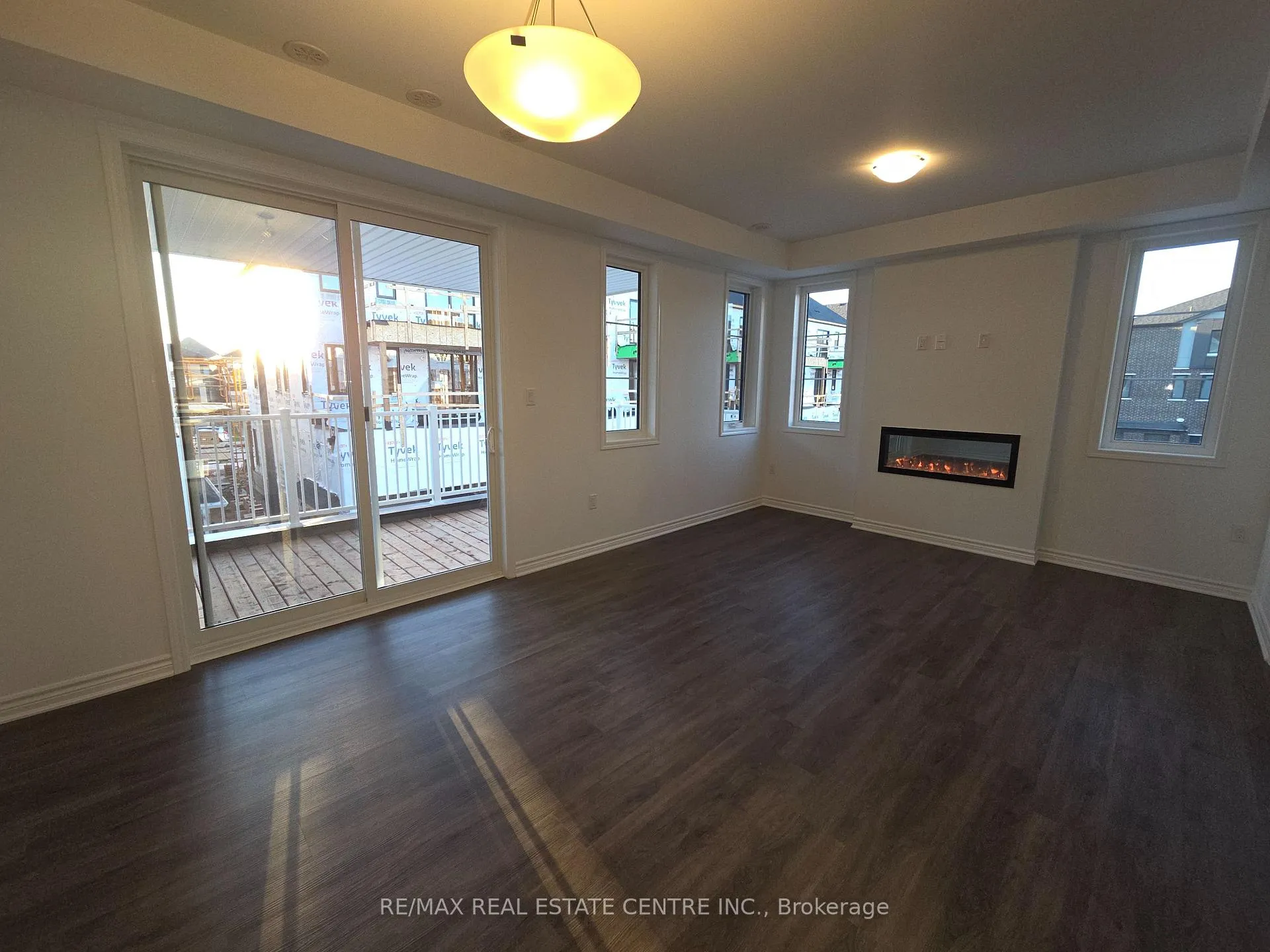 Photo 8 of 1478 Rutland Crescent, Milton, Bowes — HOMEH