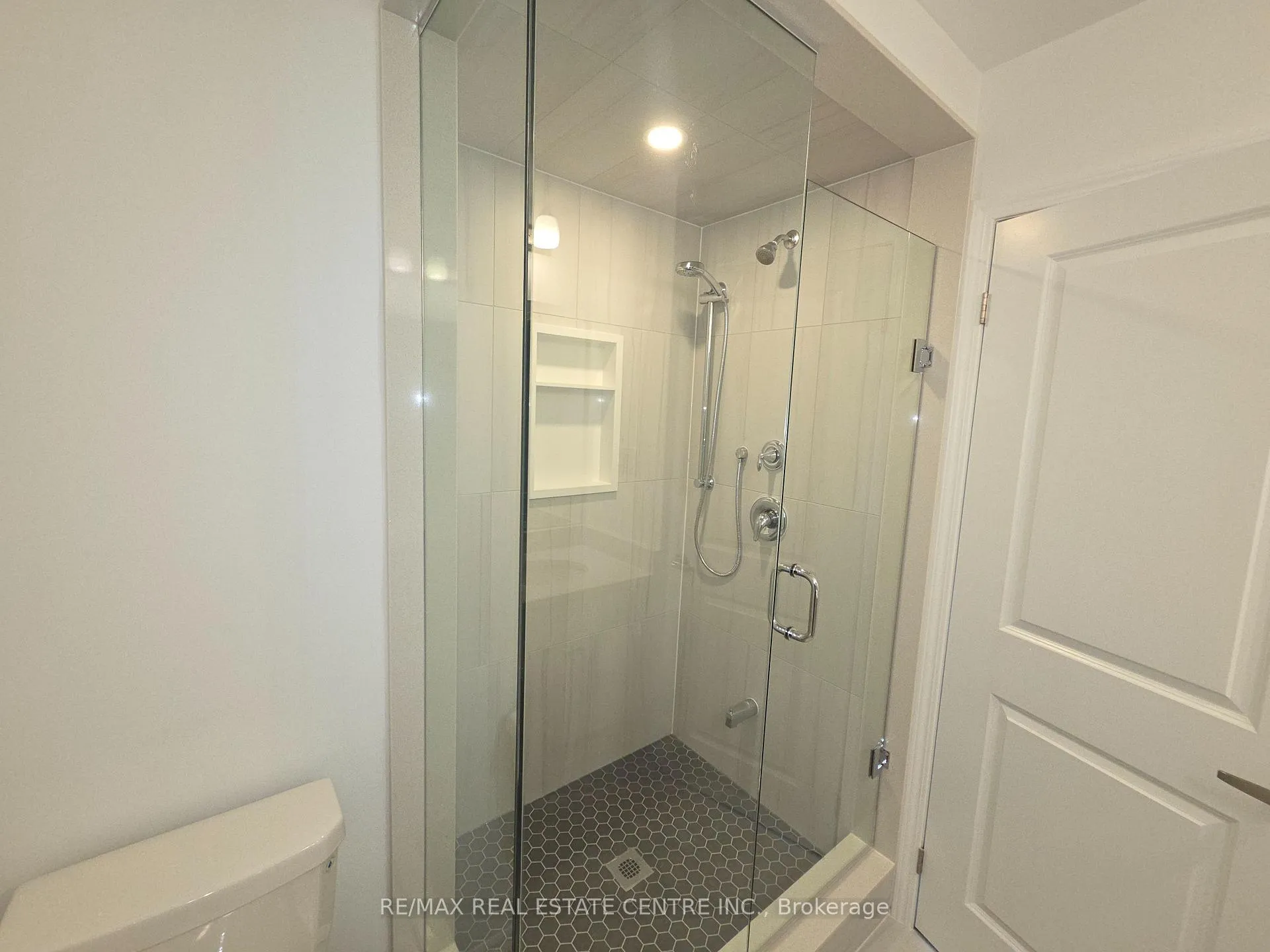 Photo 14 of 1478 Rutland Crescent, Milton, Bowes — HOMEH