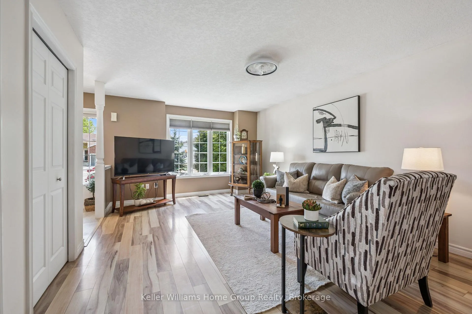 Photo 8 of 130 Bellamy Crescent, Centre Wellington, Fergus — HOMEH