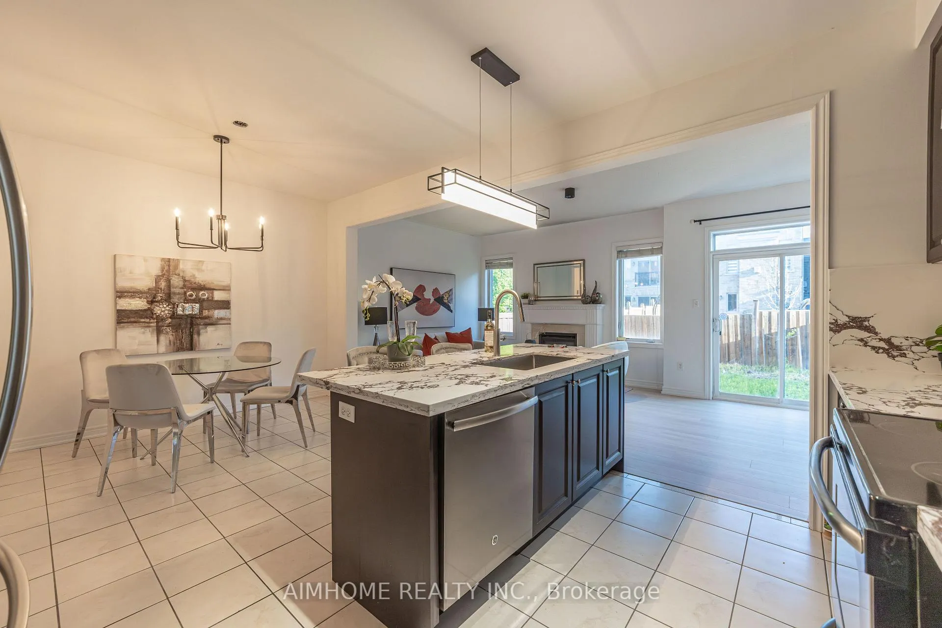 Photo 14 of 44 Nipigon Avenue, Markham, Berczy — HOMEH