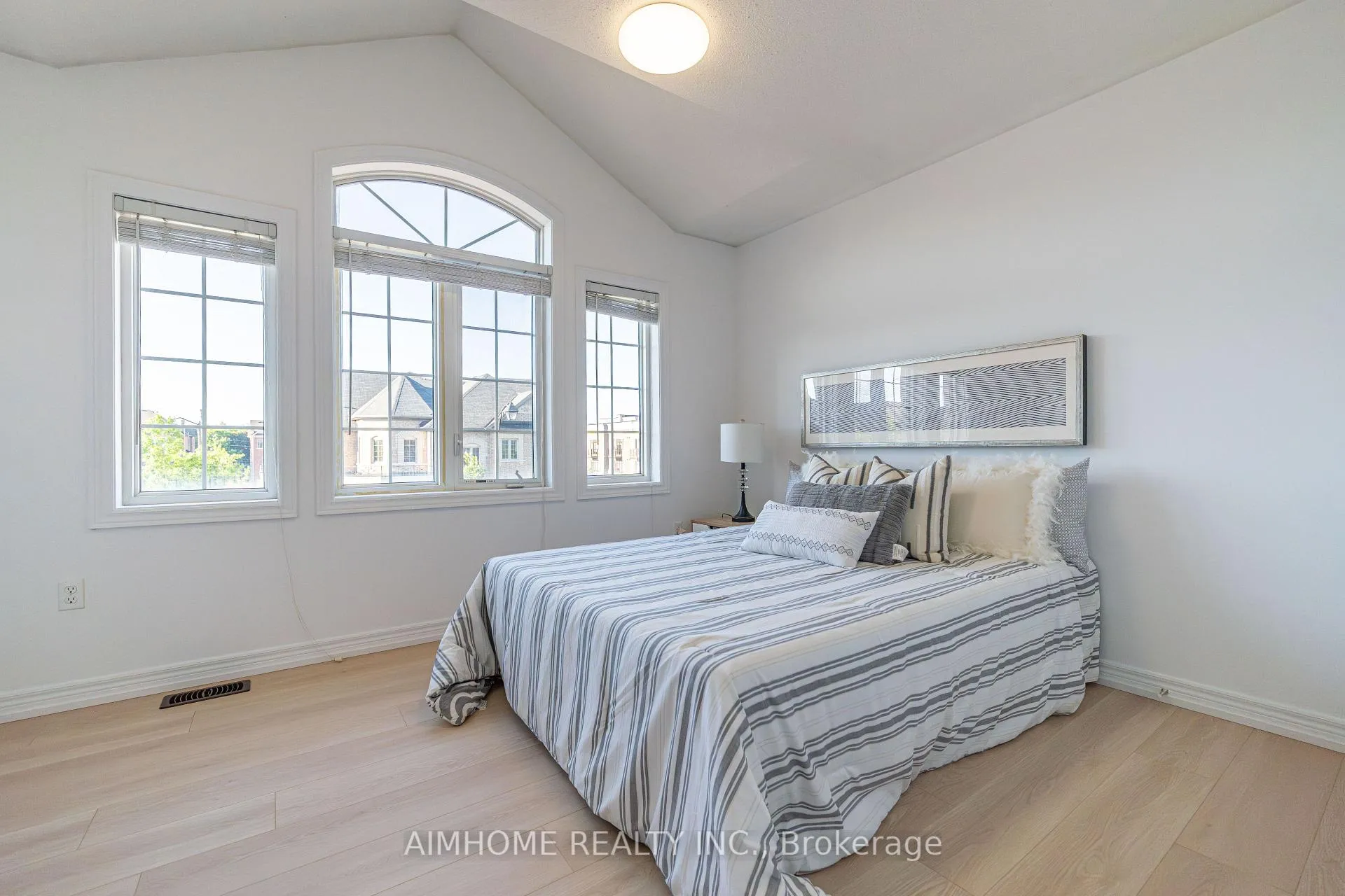 Photo 30 of 44 Nipigon Avenue, Markham, Berczy — HOMEH
