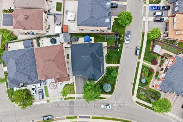 Photo 6 of 39 Trailhead Crescent, Brampton, Sandringham-Wellington — HOMEH