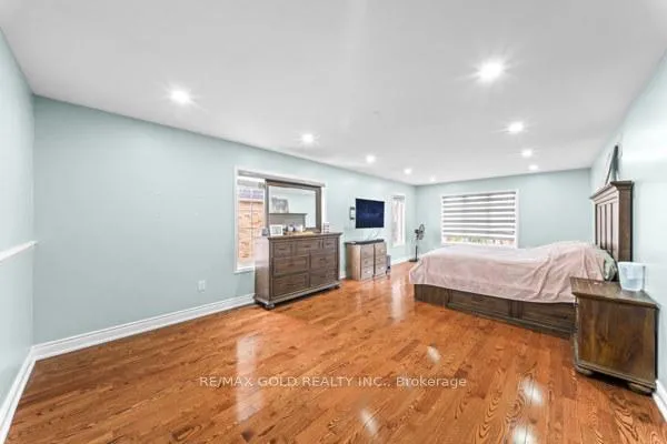 Photo 14 of 39 Trailhead Crescent, Brampton, Sandringham-Wellington — HOMEH