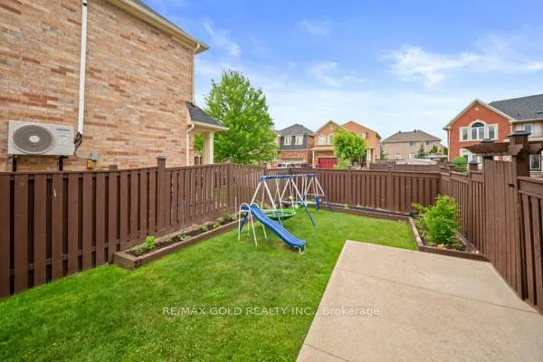 Photo 27 of 39 Trailhead Crescent, Brampton, Sandringham-Wellington — HOMEH