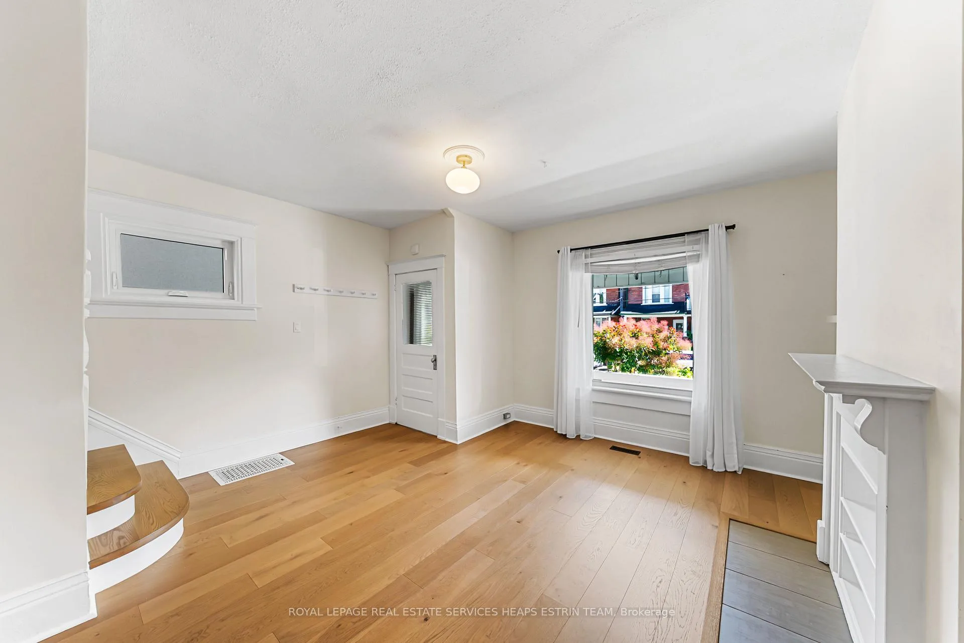Photo 8 of 624 Pape Avenue, Toronto, North Riverdale — HOMEH
