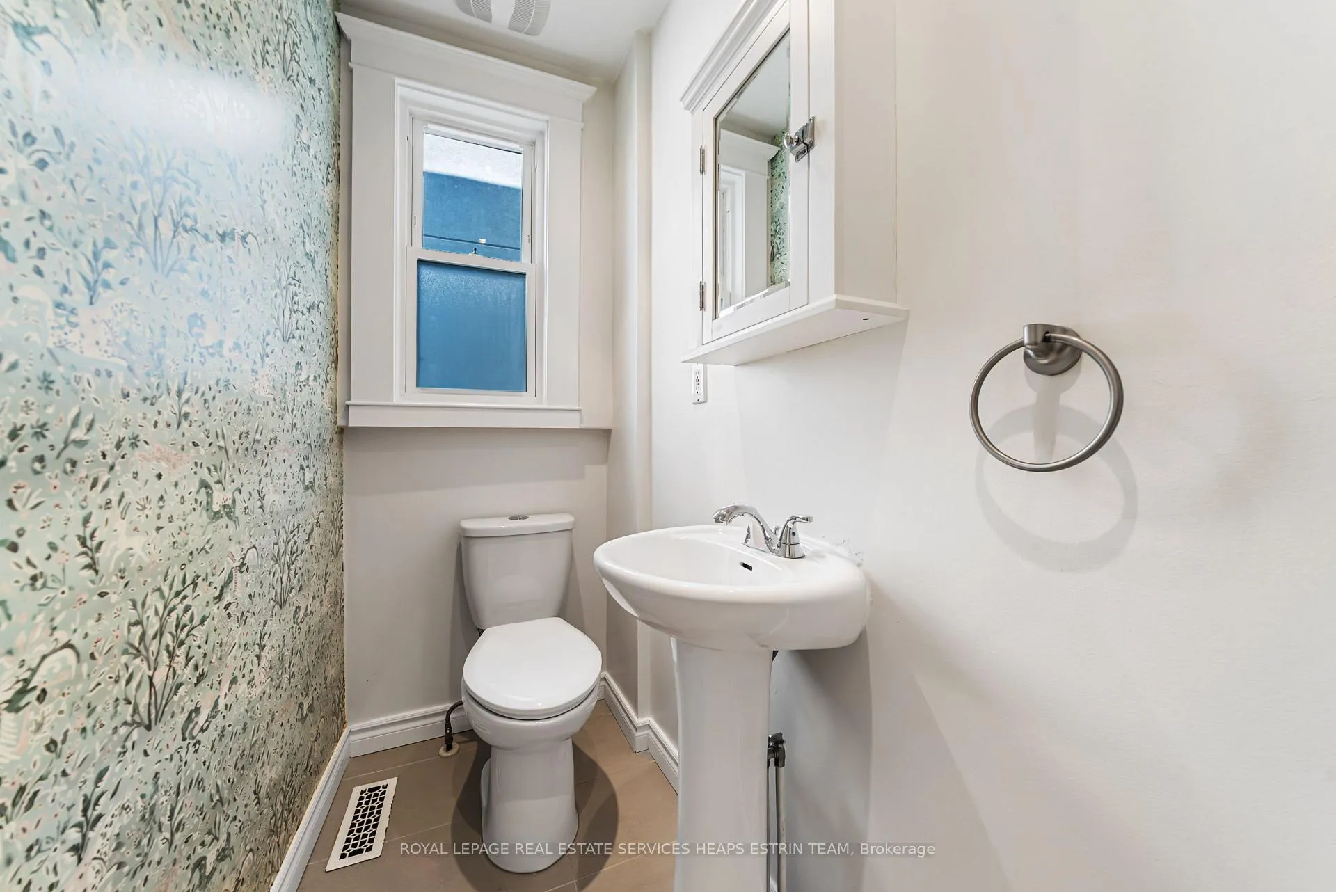 Photo 16 of 624 Pape Avenue, Toronto, North Riverdale — HOMEH