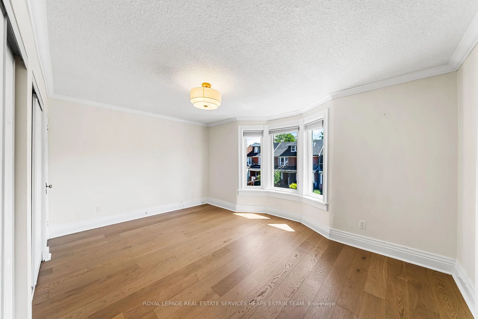Photo 17 of 624 Pape Avenue, Toronto, North Riverdale — HOMEH