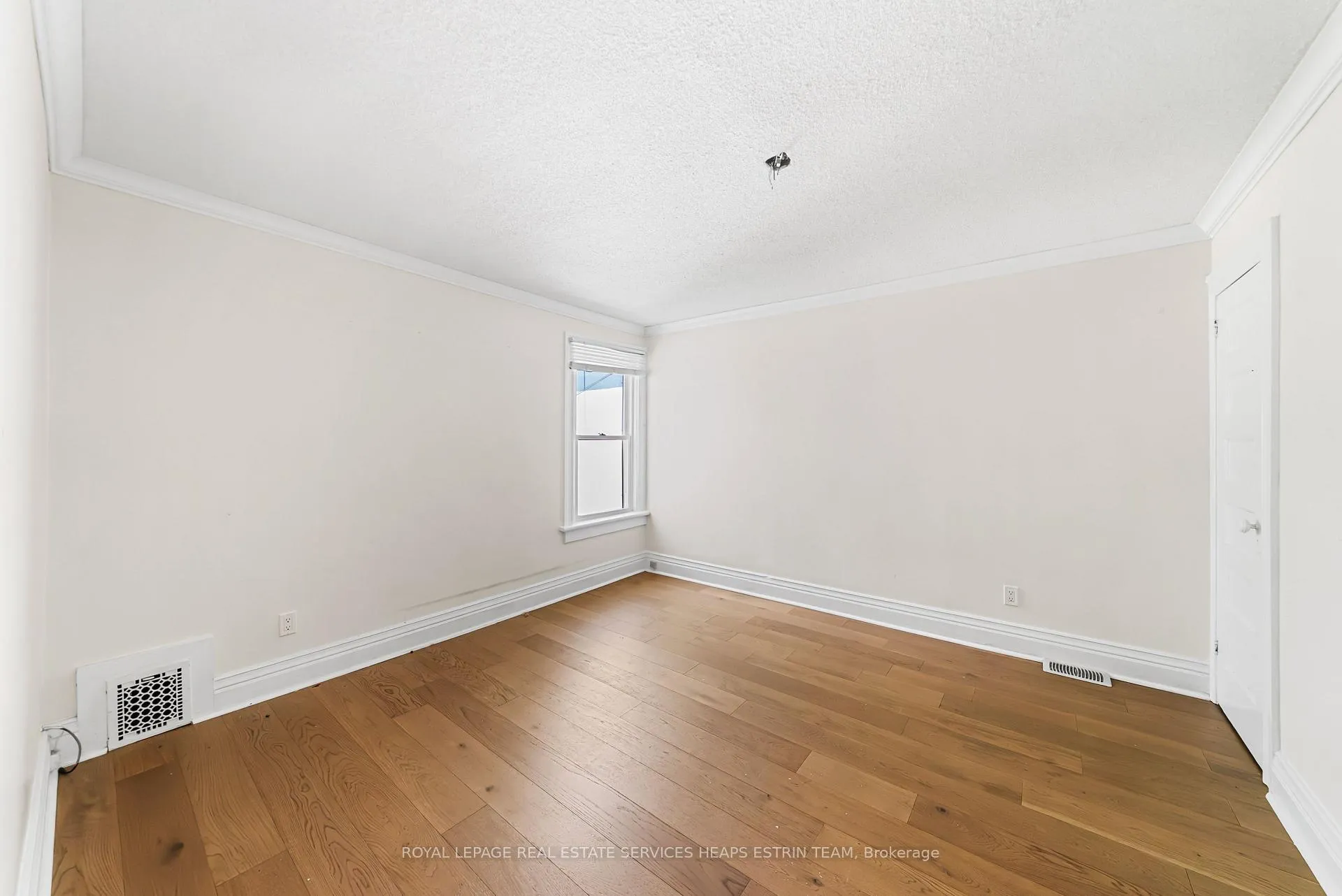 Photo 20 of 624 Pape Avenue, Toronto, North Riverdale — HOMEH