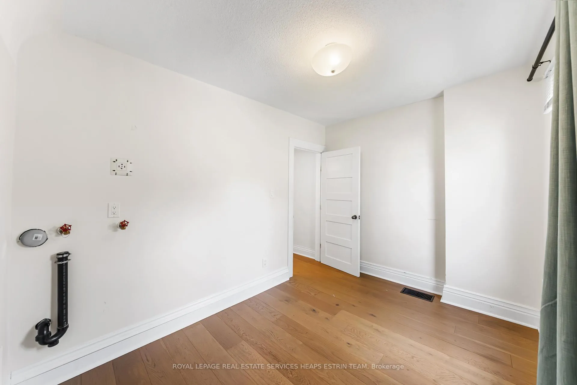 Photo 23 of 624 Pape Avenue, Toronto, North Riverdale — HOMEH