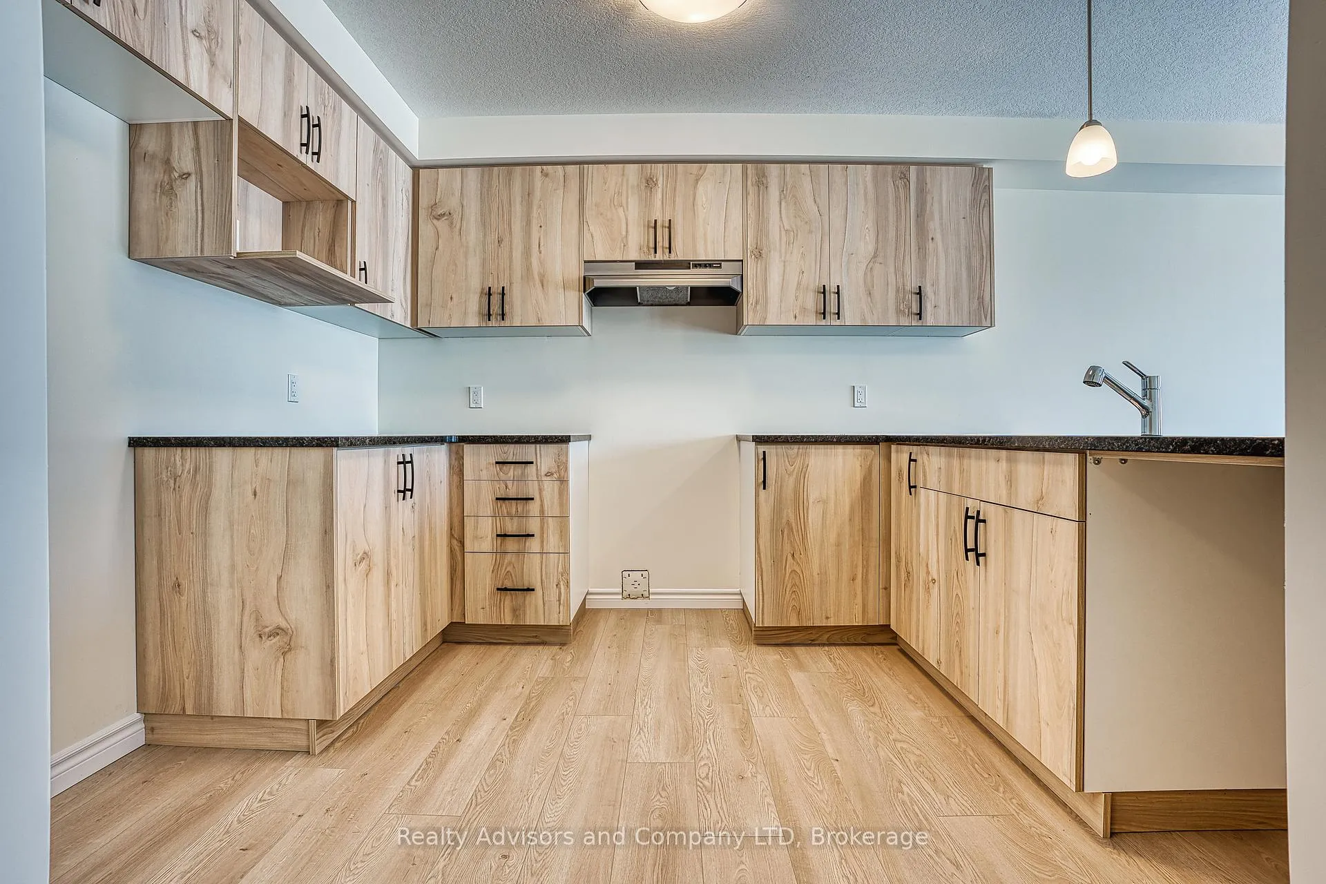 Photo 9 of 23 Becker Street, Stratford — HOMEH
