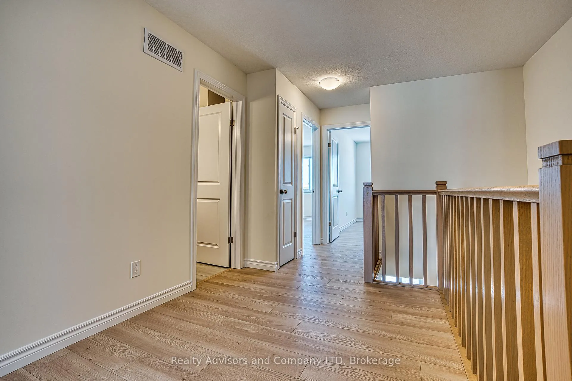 Photo 19 of 23 Becker Street, Stratford — HOMEH