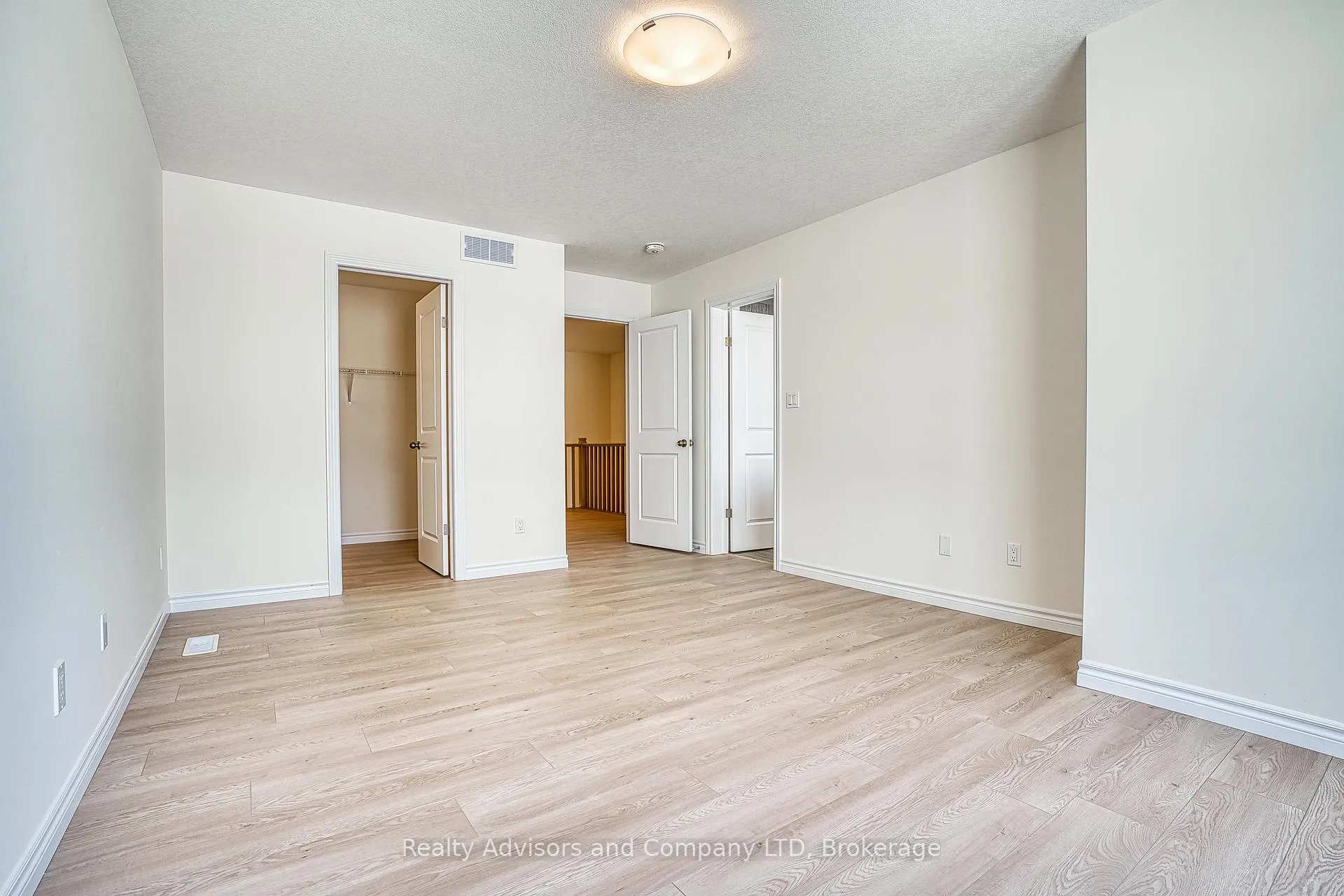 Photo 21 of 23 Becker Street, Stratford — HOMEH