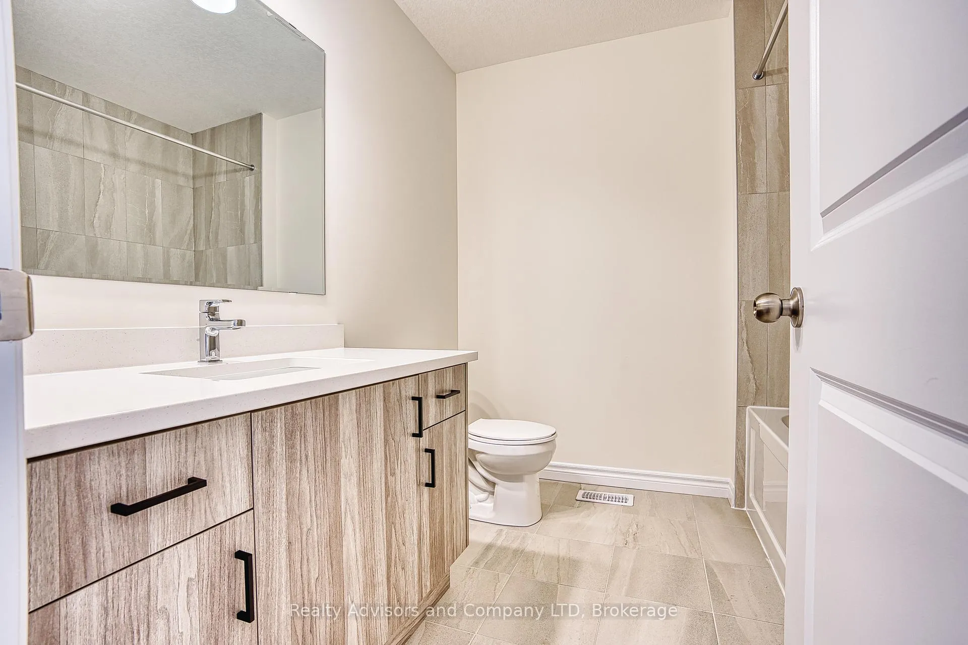 Photo 25 of 23 Becker Street, Stratford — HOMEH