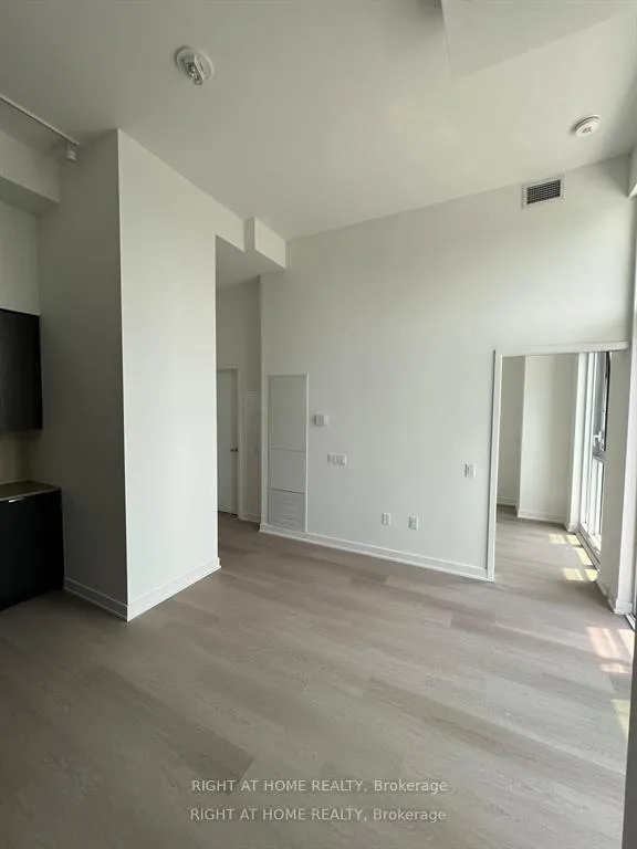 Photo 4 of Unit 625, 3883 Quartz Road, Mississauga, City Centre — HOMEH