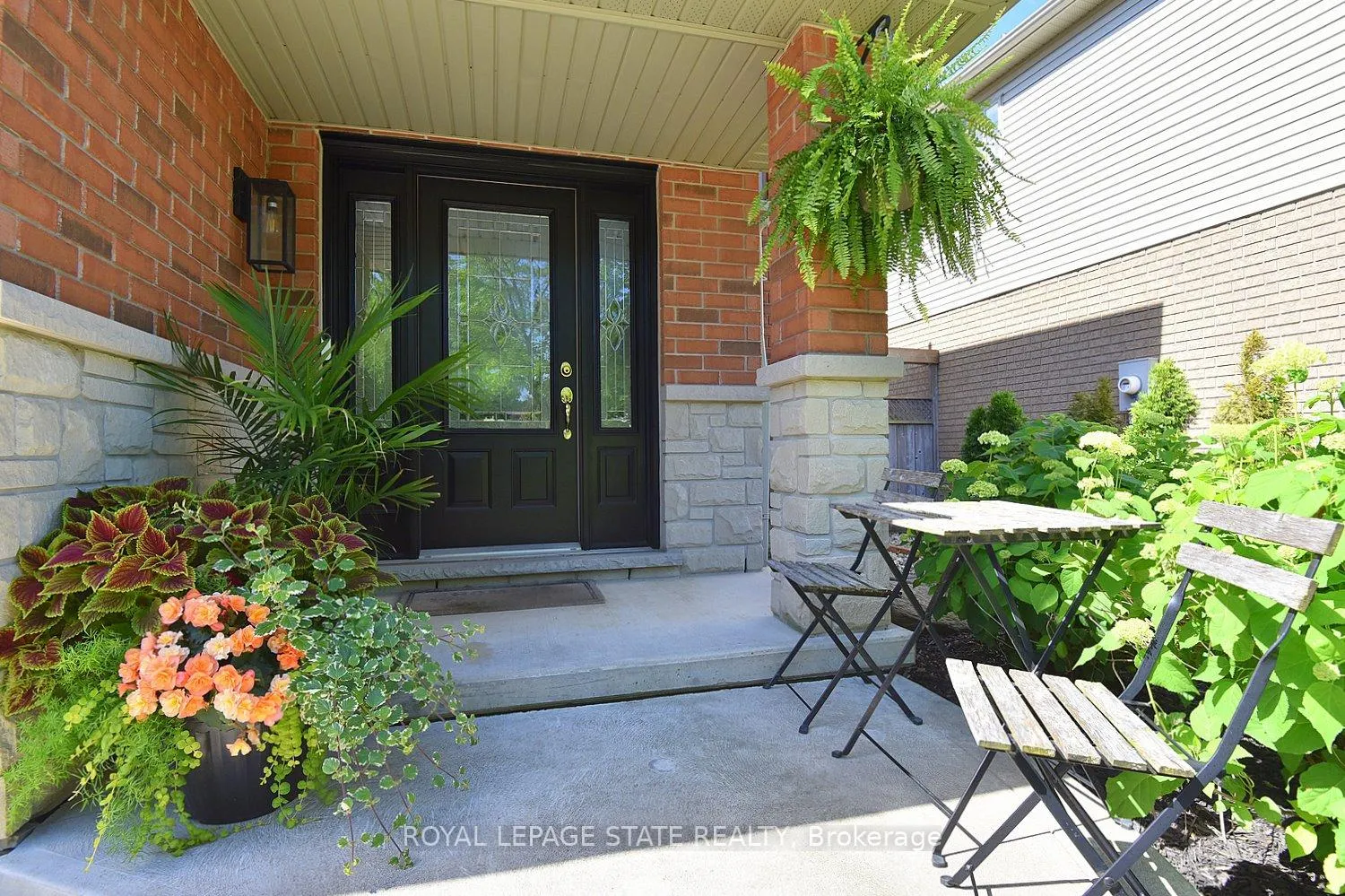 Photo 4 of 12 Wills Crescent, Hamilton, Binbrook — HOMEH