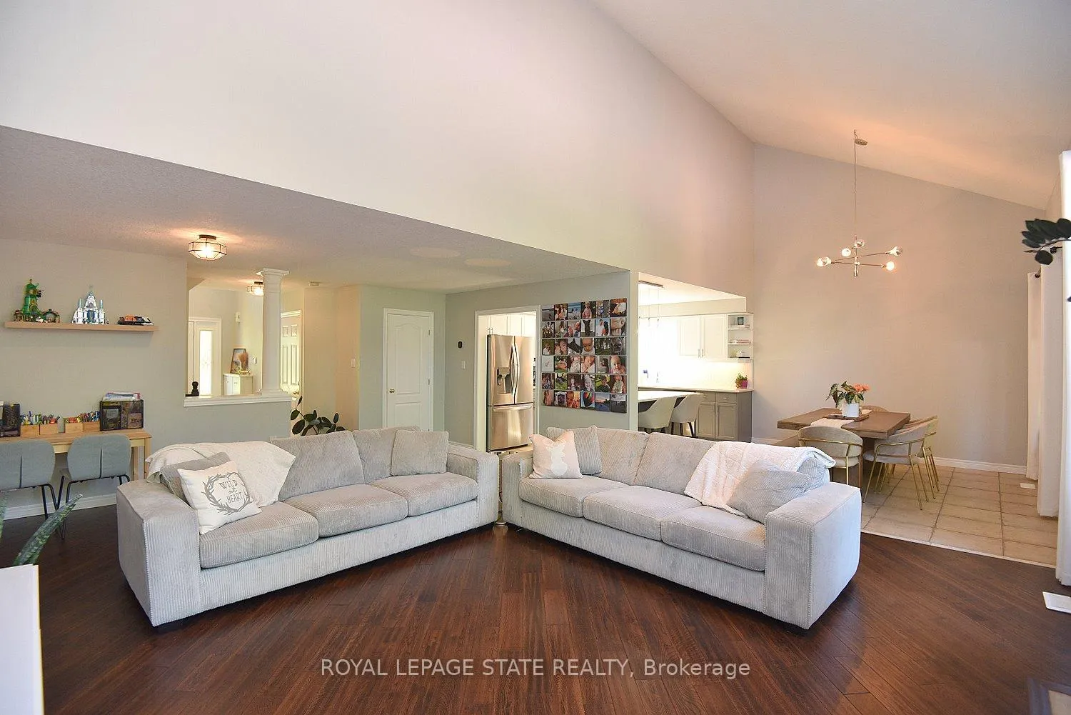 Photo 10 of 12 Wills Crescent, Hamilton, Binbrook — HOMEH