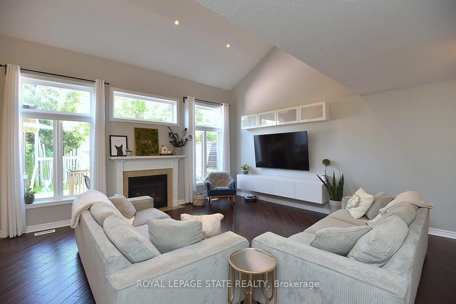 Photo 12 of 12 Wills Crescent, Hamilton, Binbrook — HOMEH