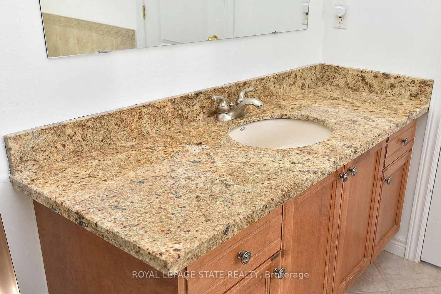 Photo 33 of 12 Wills Crescent, Hamilton, Binbrook — HOMEH
