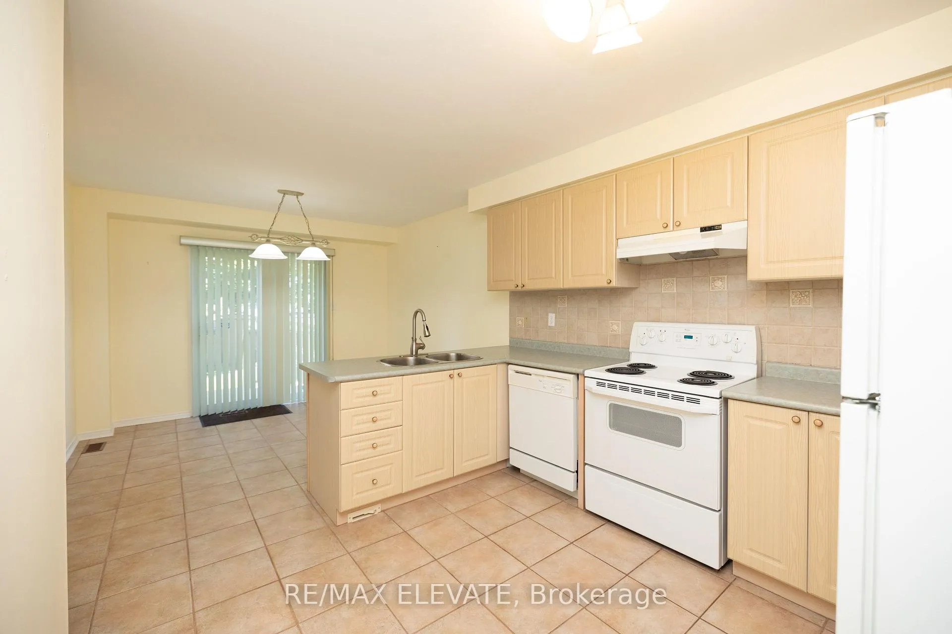 Photo 6 of 1202 Monica Cook Place, Pickering, Bay Ridges — HOMEH