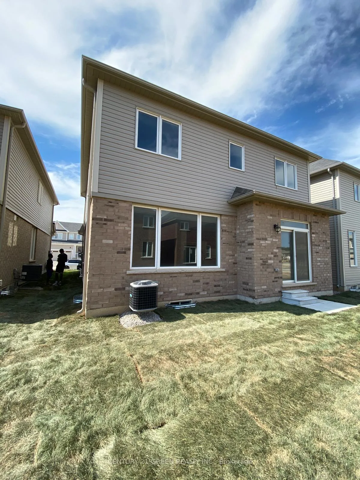 Photo 2 of 3 Munro Circle, Brantford, Empire South — HOMEH