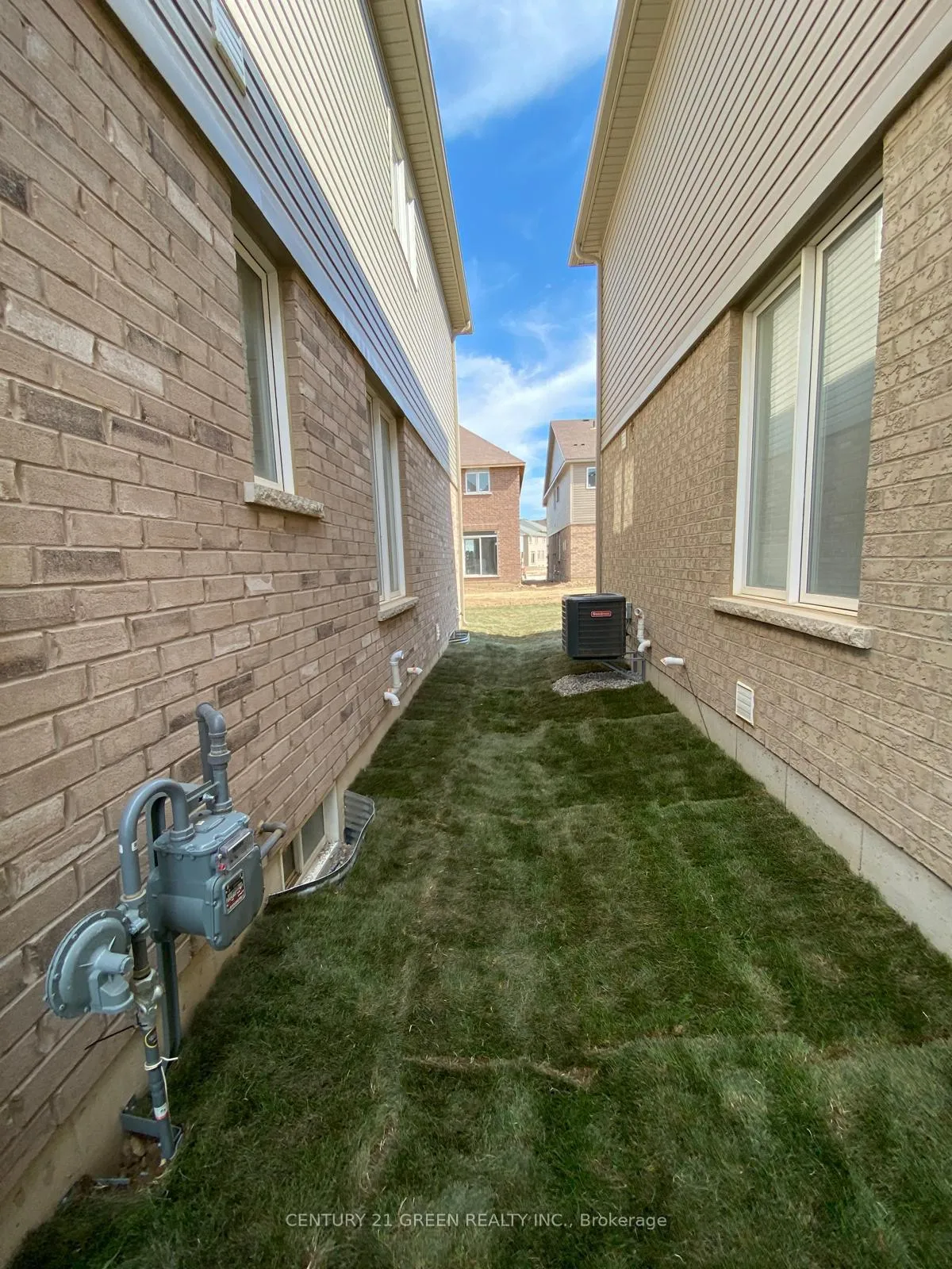 Photo 3 of 3 Munro Circle, Brantford, Empire South — HOMEH