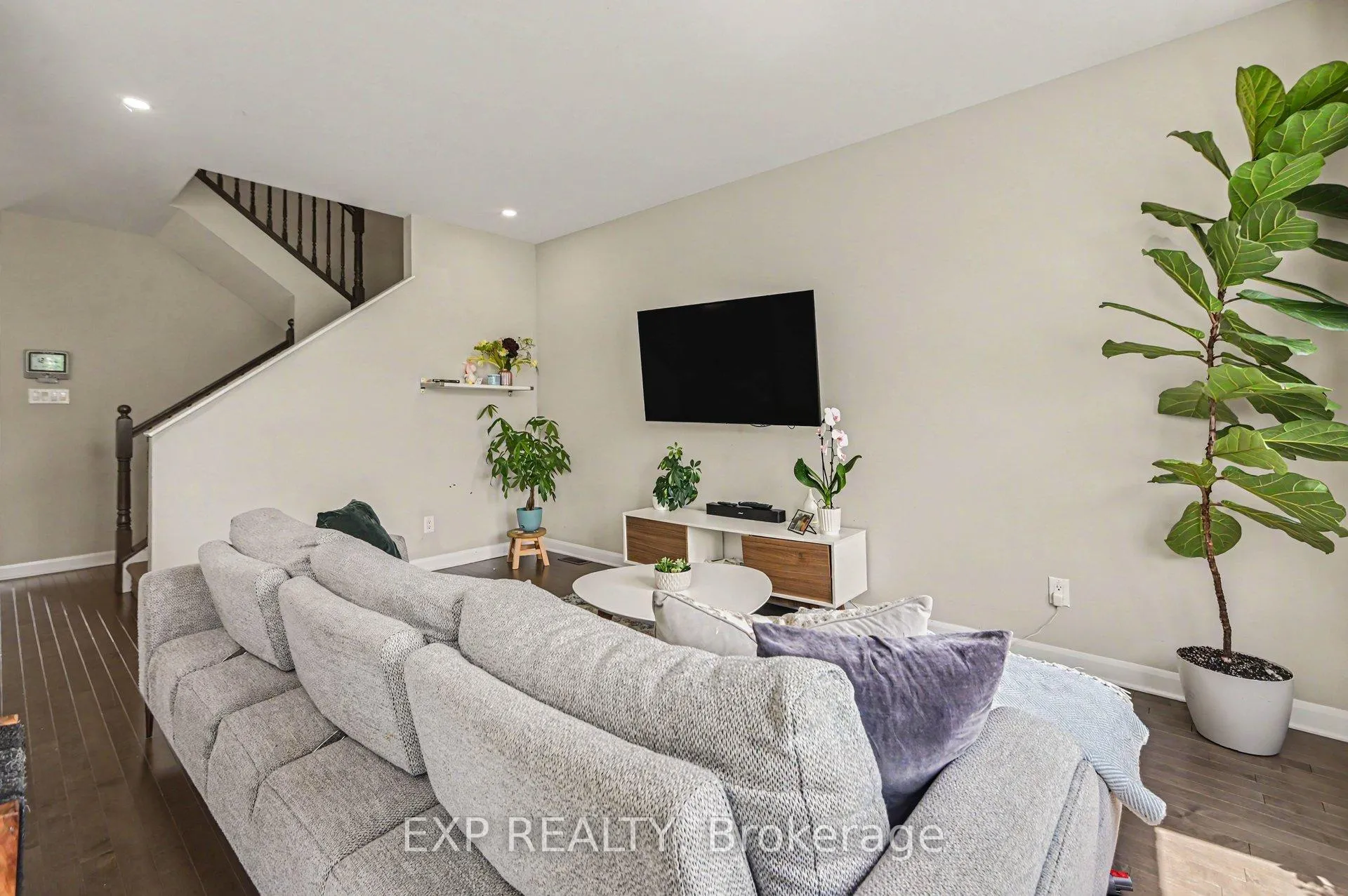 Photo 7 of 92 Gardenpost Terrace, Ottawa, Avalon West — HOMEH