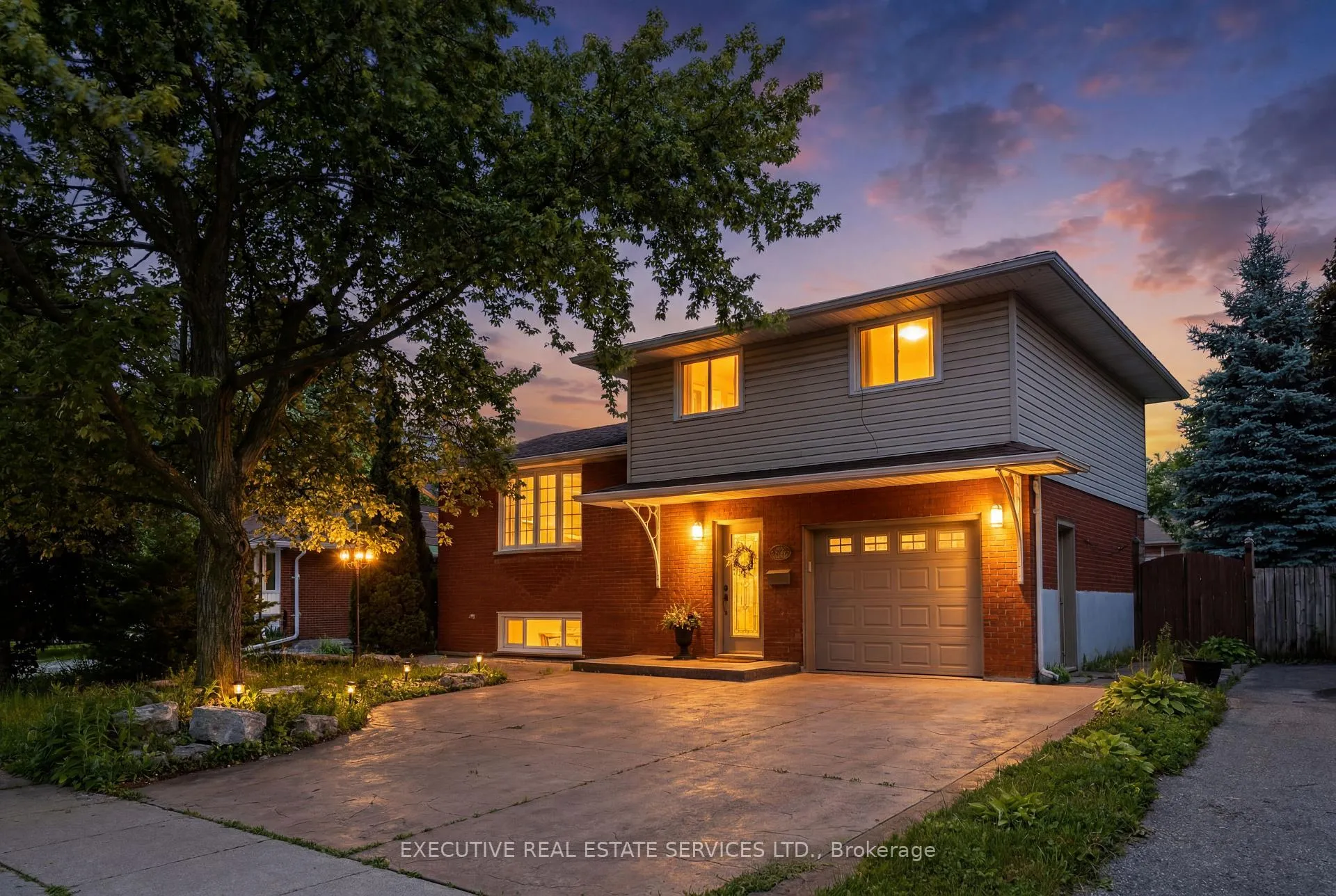 Photo 4 of 207 Christopher Drive, Cambridge, Christopher-Champlain — HOMEH