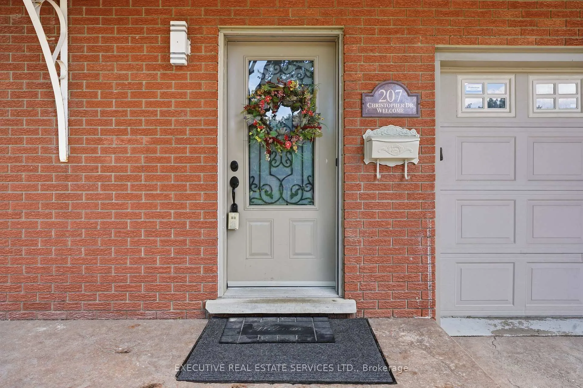 Photo 5 of 207 Christopher Drive, Cambridge, Christopher-Champlain — HOMEH