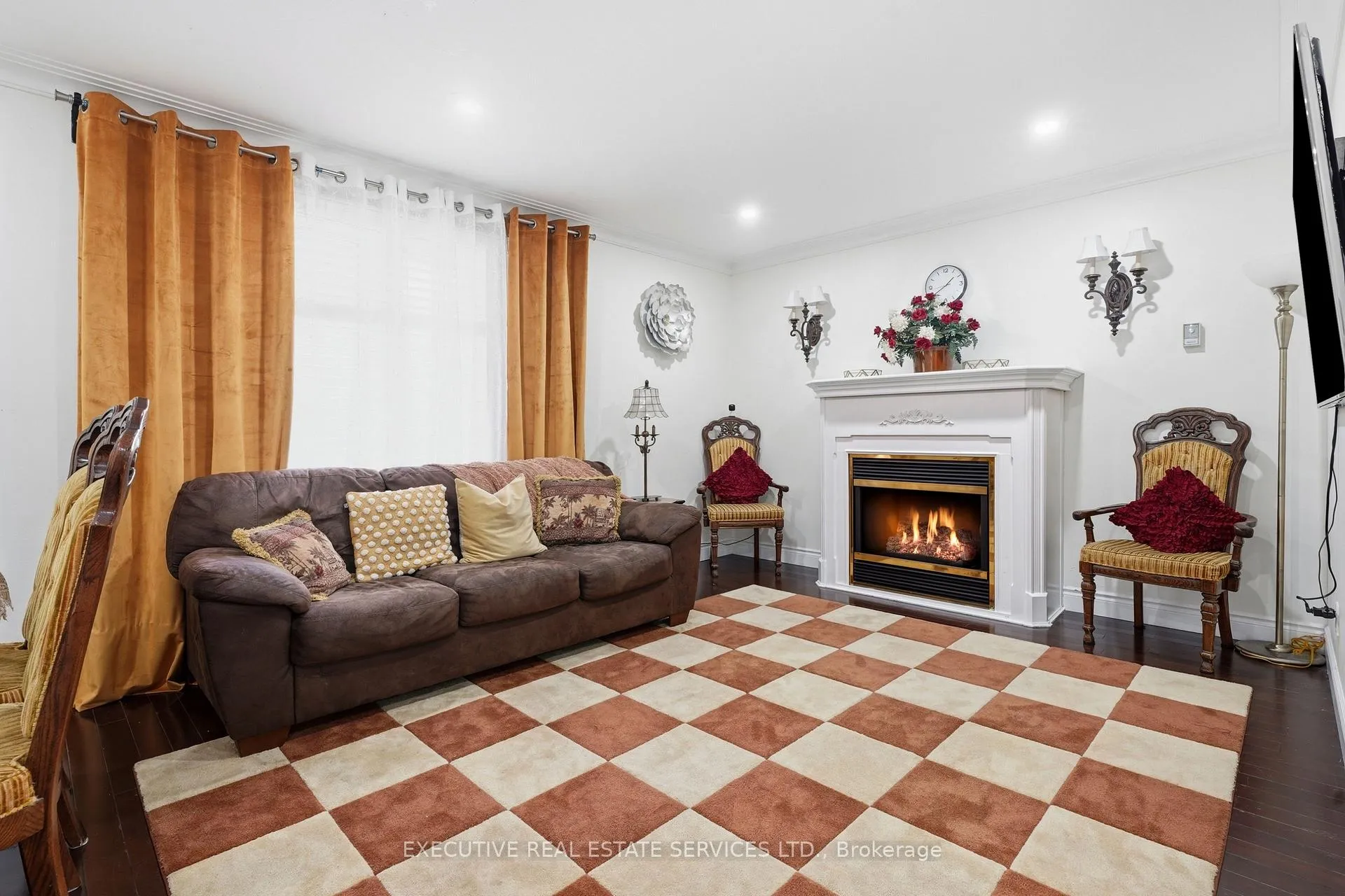 Photo 6 of 207 Christopher Drive, Cambridge, Christopher-Champlain — HOMEH