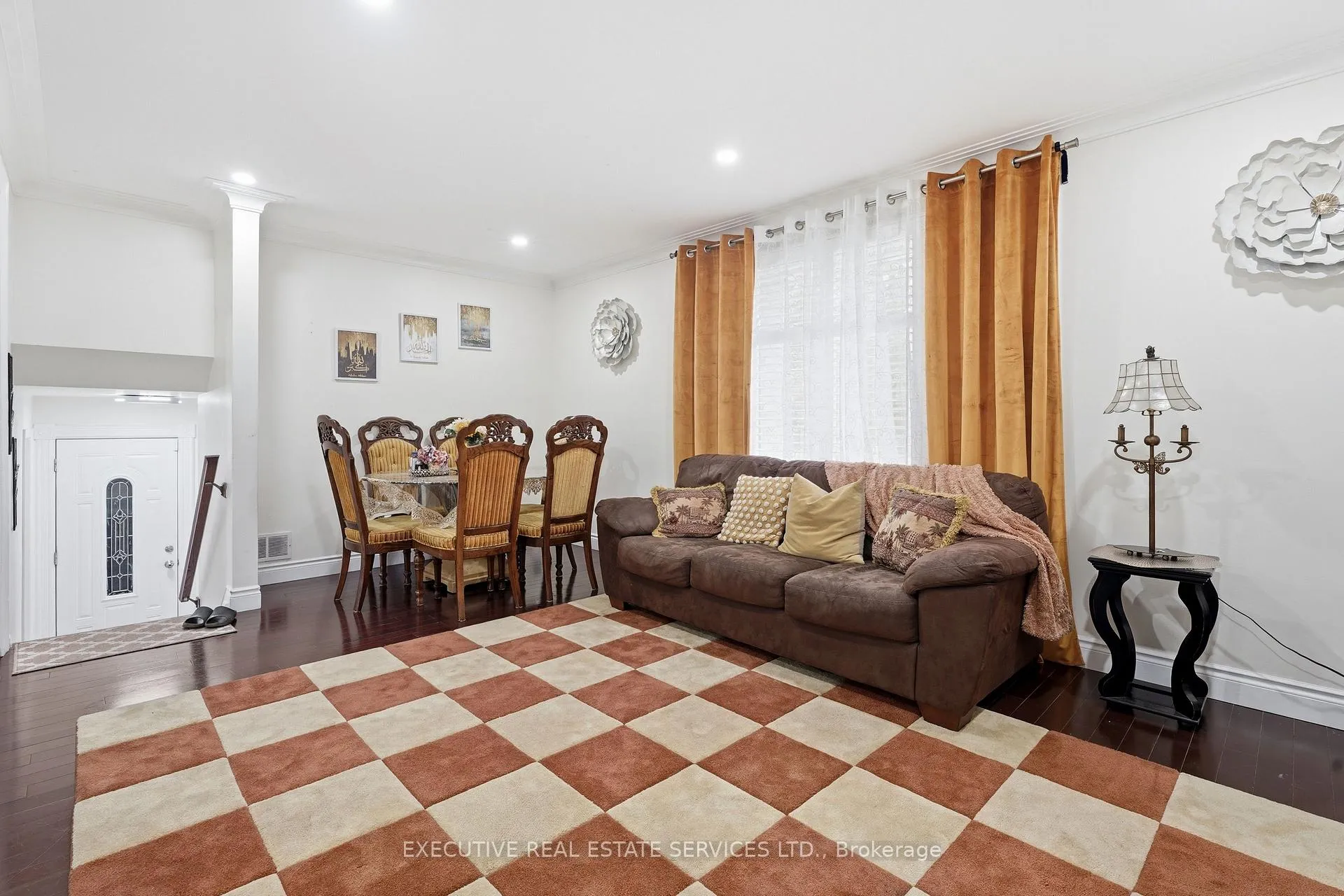 Photo 8 of 207 Christopher Drive, Cambridge, Christopher-Champlain — HOMEH