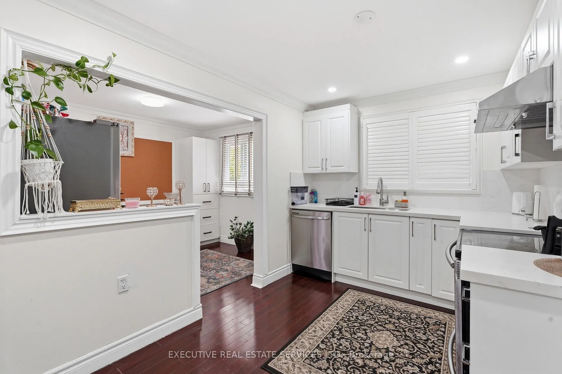 Photo 10 of 207 Christopher Drive, Cambridge, Christopher-Champlain — HOMEH