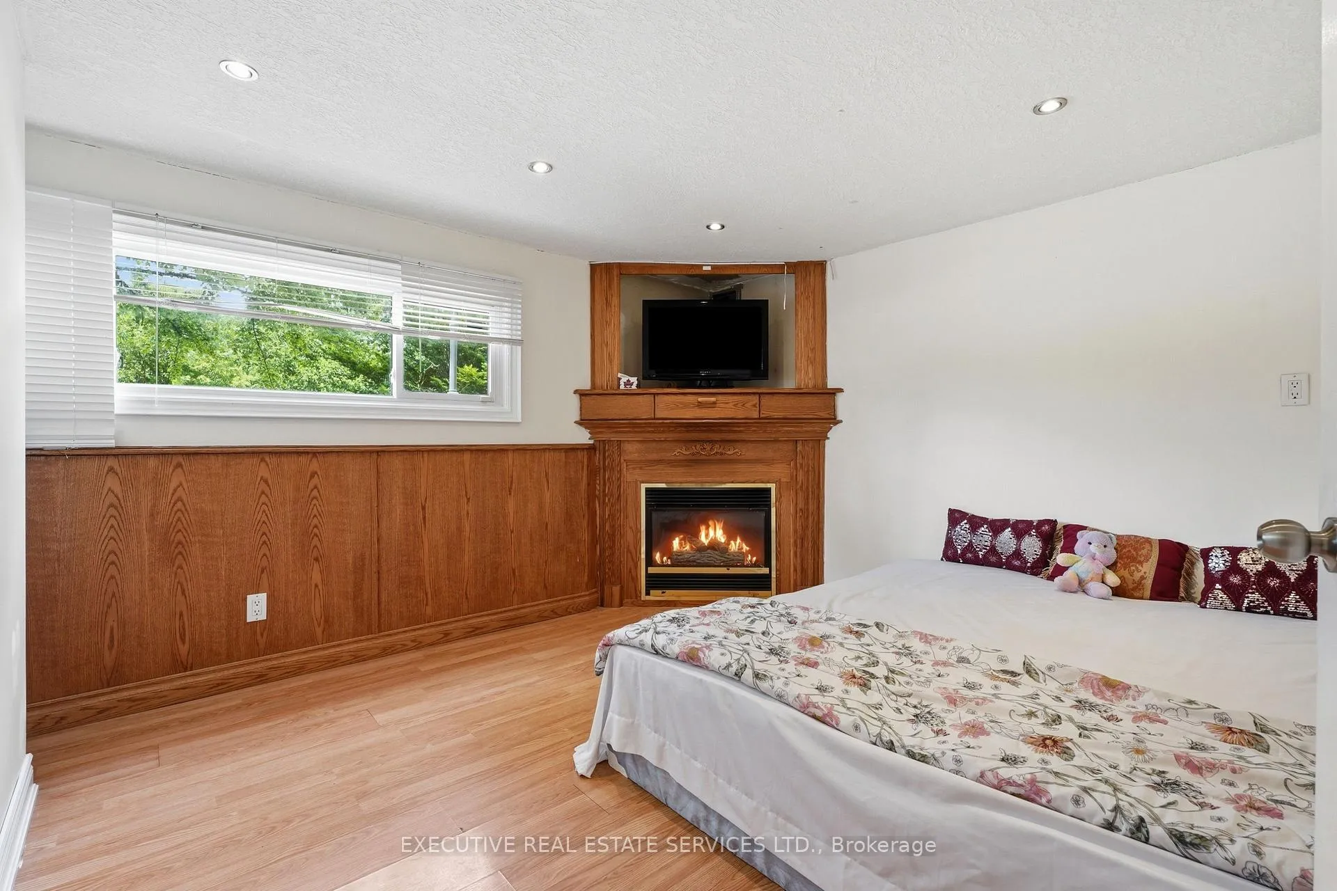Photo 12 of 207 Christopher Drive, Cambridge, Christopher-Champlain — HOMEH