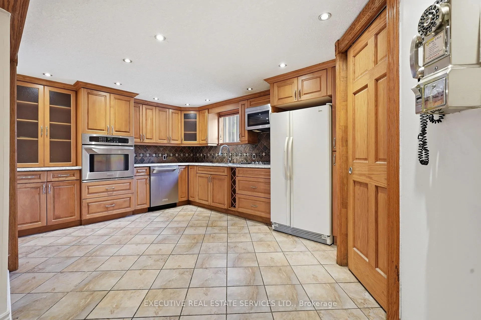 Photo 15 of 207 Christopher Drive, Cambridge, Christopher-Champlain — HOMEH