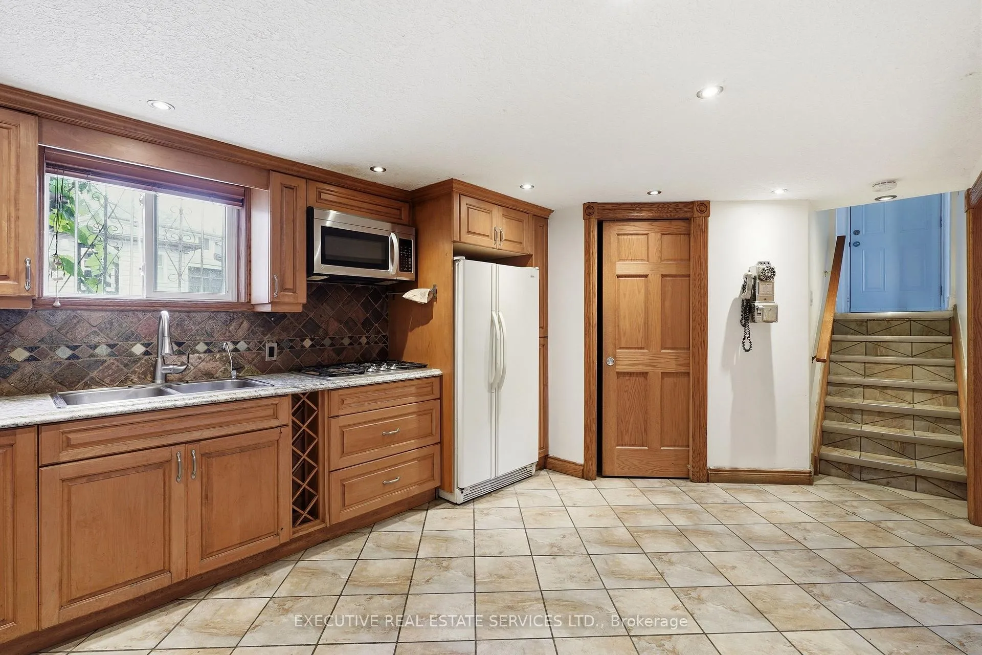 Photo 16 of 207 Christopher Drive, Cambridge, Christopher-Champlain — HOMEH