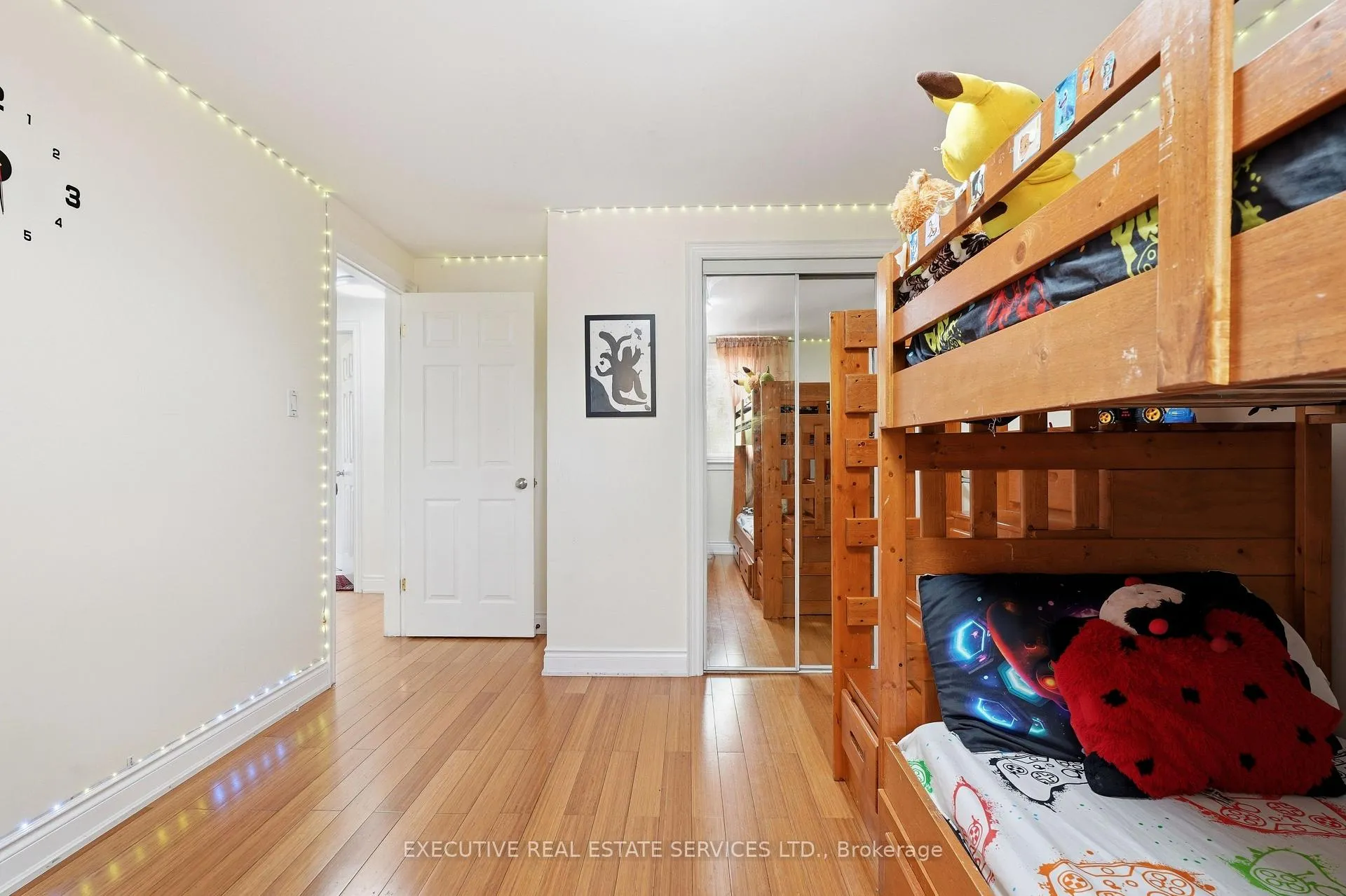 Photo 26 of 207 Christopher Drive, Cambridge, Christopher-Champlain — HOMEH