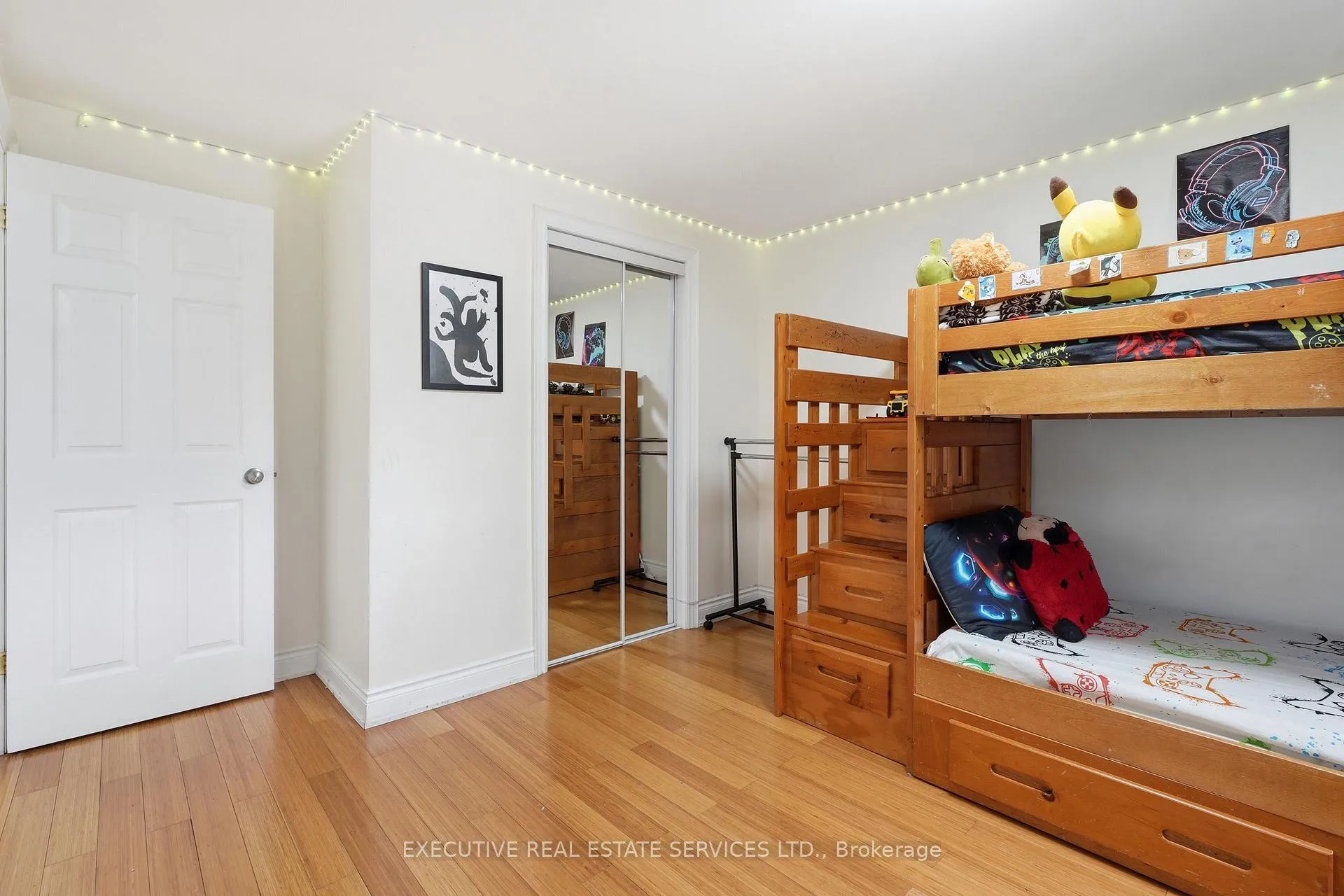 Photo 27 of 207 Christopher Drive, Cambridge, Christopher-Champlain — HOMEH