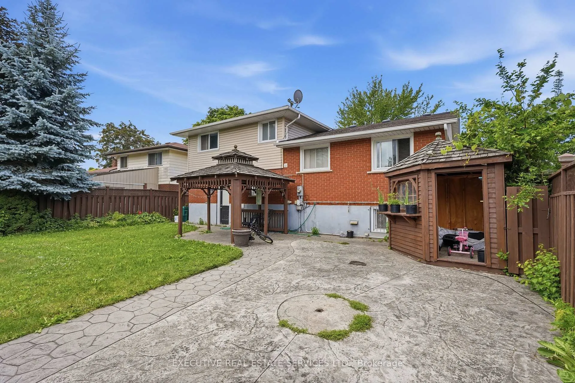 Photo 43 of 207 Christopher Drive, Cambridge, Christopher-Champlain — HOMEH
