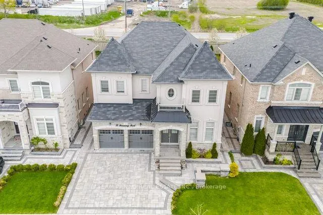 Photo 4 of 32 Fanning Trail, Brampton, Toronto Gore Rural Estate — HOMEH