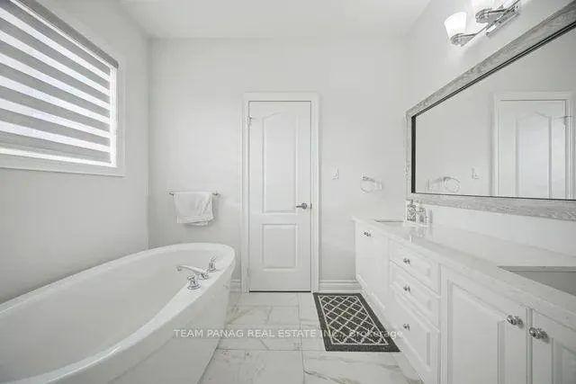 Photo 25 of 32 Fanning Trail, Brampton, Toronto Gore Rural Estate — HOMEH