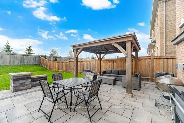 Photo 40 of 32 Fanning Trail, Brampton, Toronto Gore Rural Estate — HOMEH