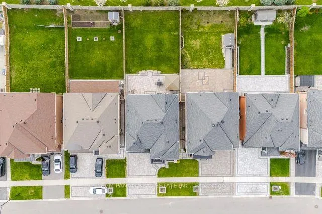 Photo 46 of 32 Fanning Trail, Brampton, Toronto Gore Rural Estate — HOMEH