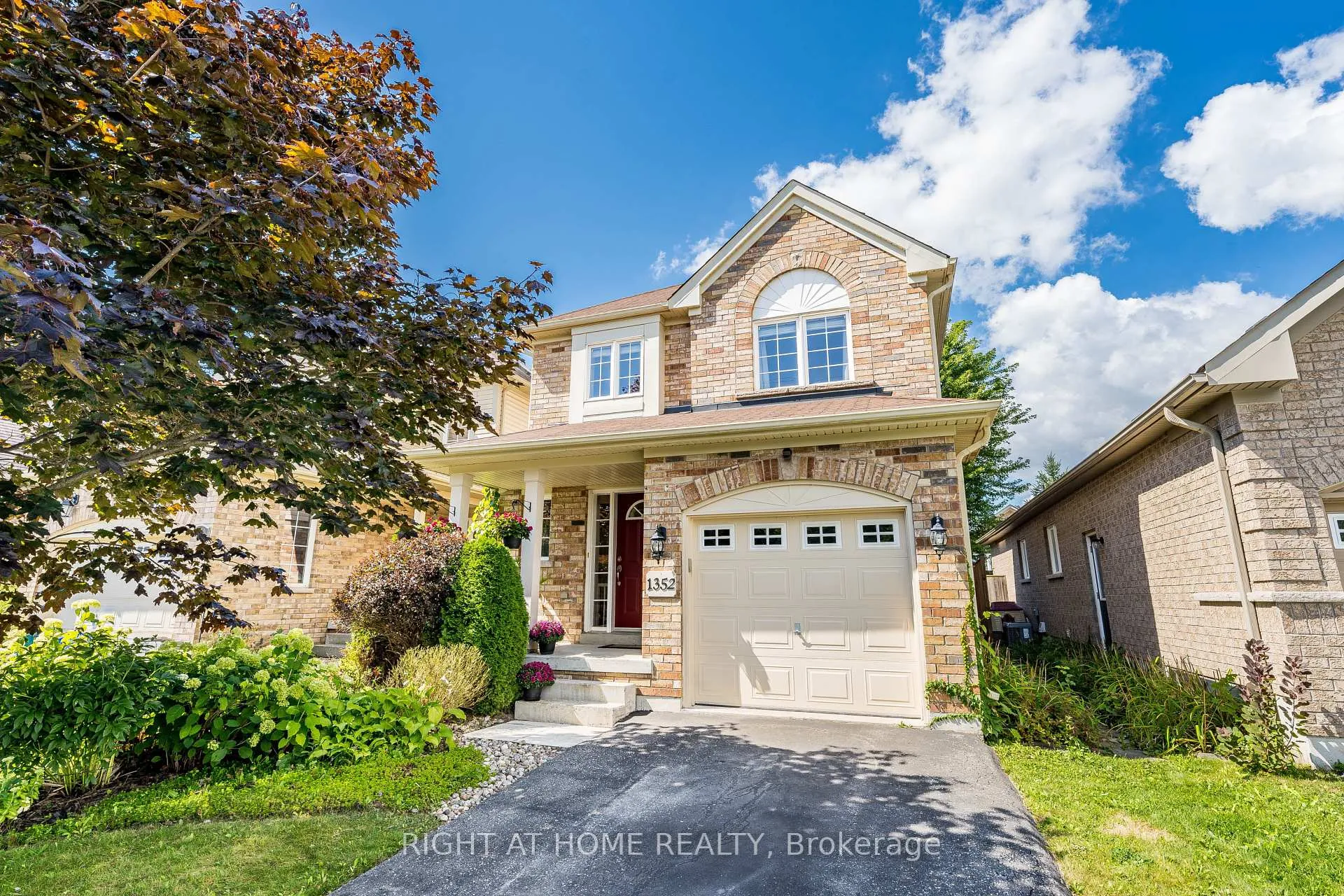 Front of 1352 Wadebridge Crescent