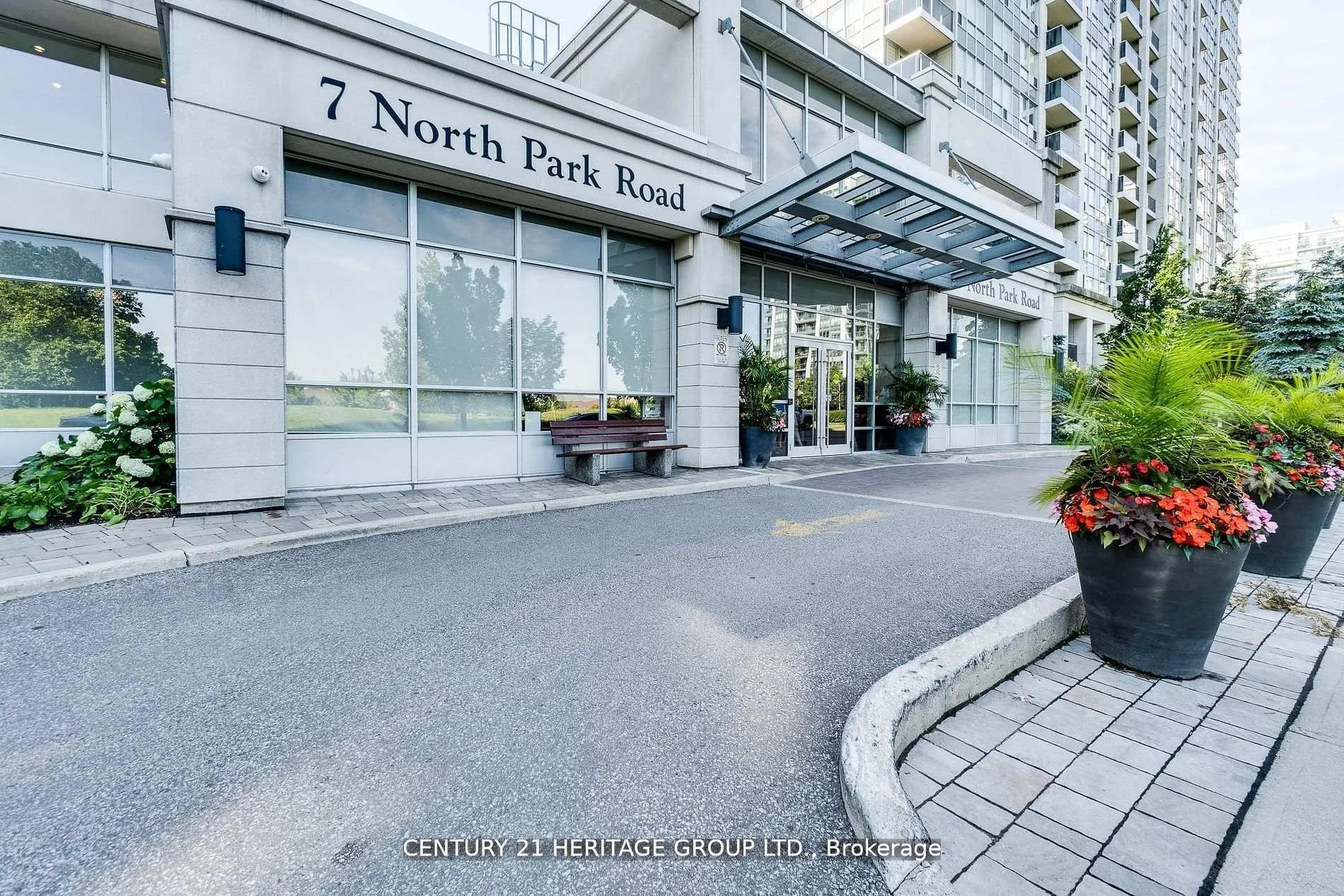 Photo 2 of Unit 709, 7 North Park Road, Vaughan, Beverley Glen — HOMEH