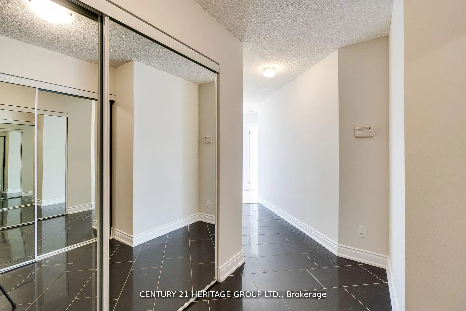 Photo 5 of Unit 709, 7 North Park Road, Vaughan, Beverley Glen — HOMEH