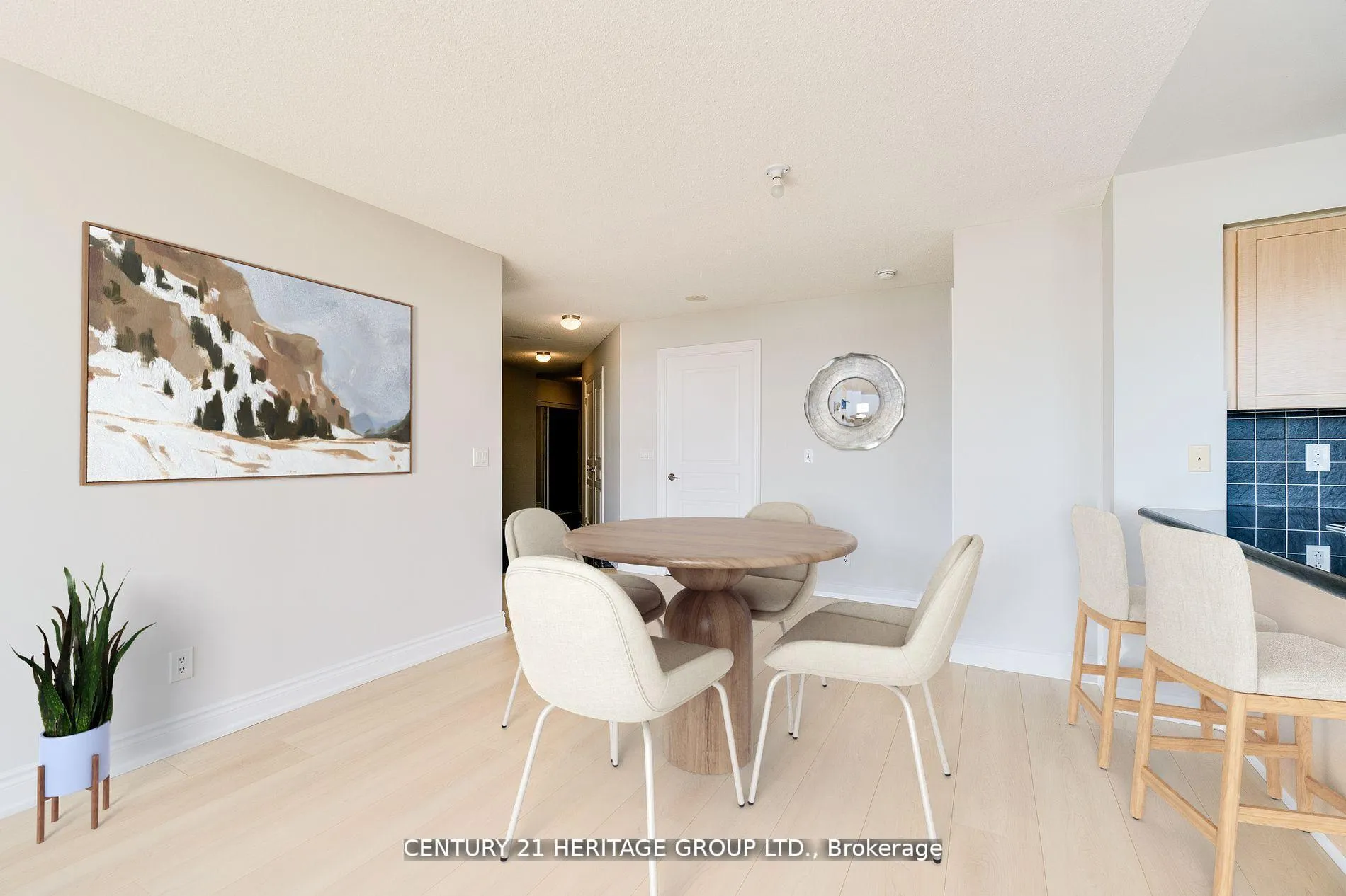 Photo 9 of Unit 709, 7 North Park Road, Vaughan, Beverley Glen — HOMEH