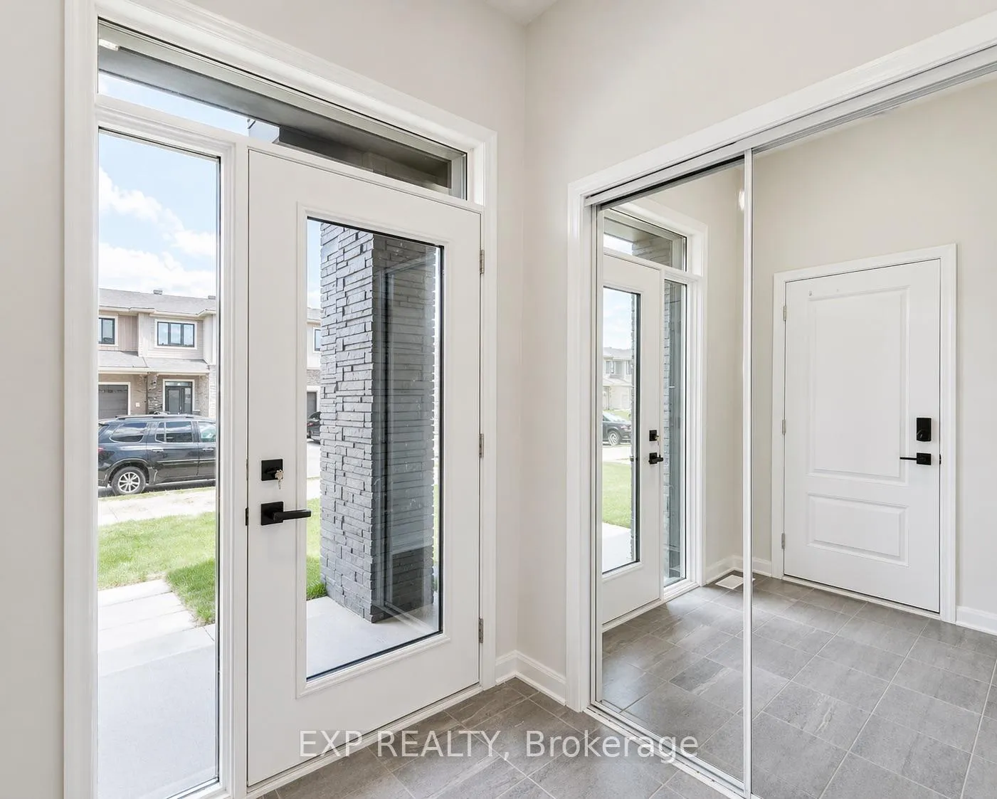 Photo 3 of 207 Invention Boulevard, Ottawa, Kanata - Morgan's Grant/South March — HOMEH