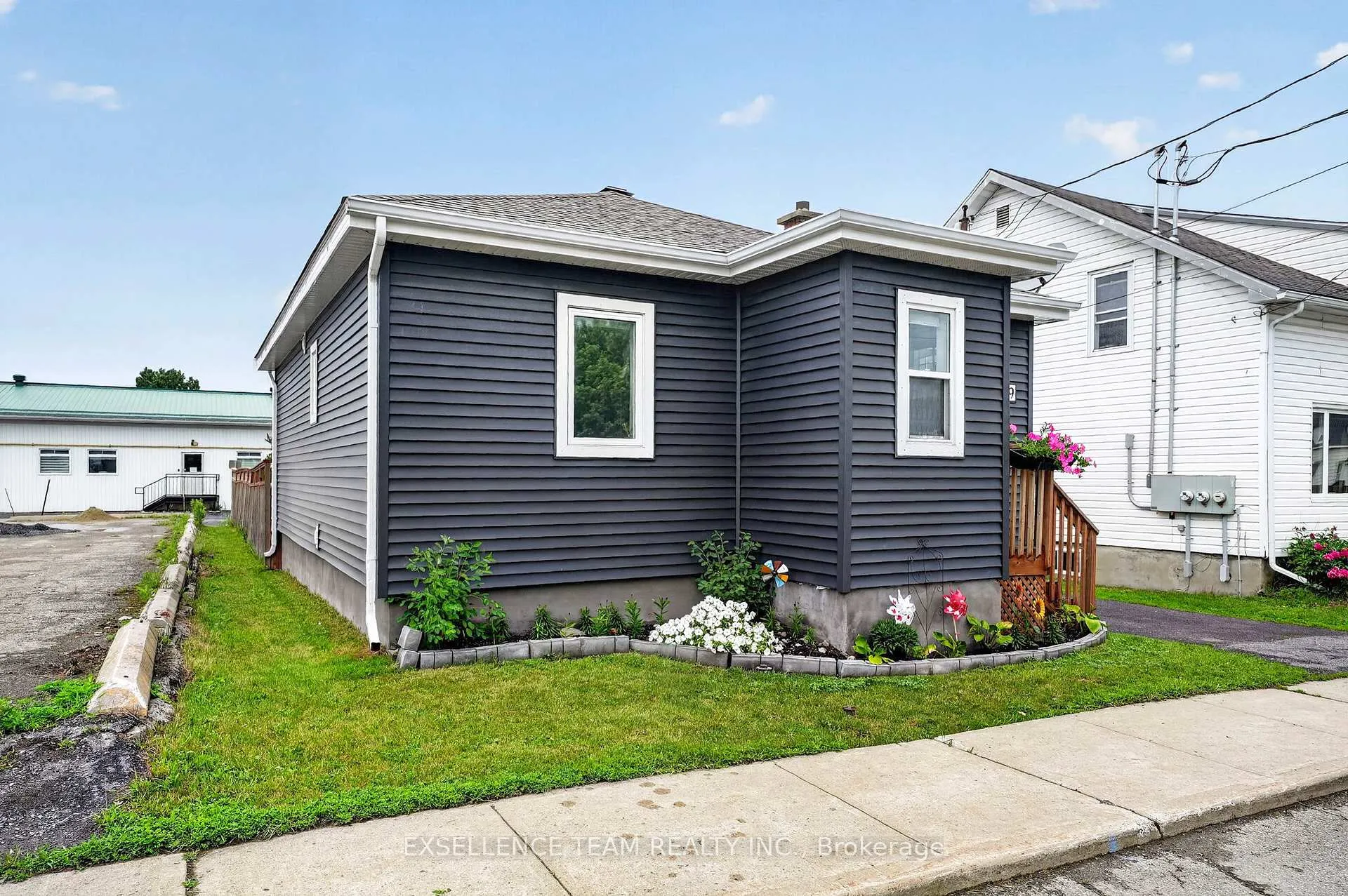 Photo 2 of 99 Lochiel Street E, North Glengarry, Alexandria — HOMEH